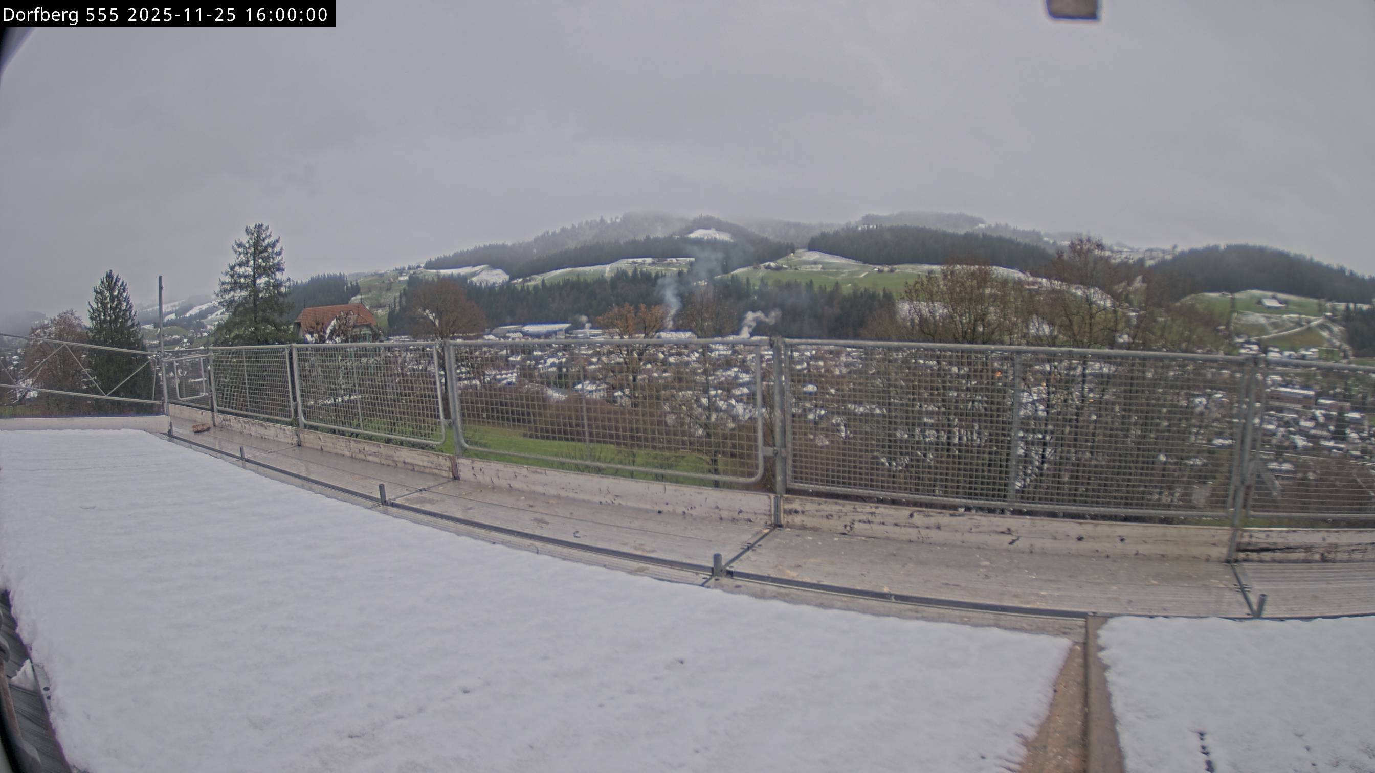 Webcam-Bild: Aussicht vom Dorfberg in Langnau 20251125-160000