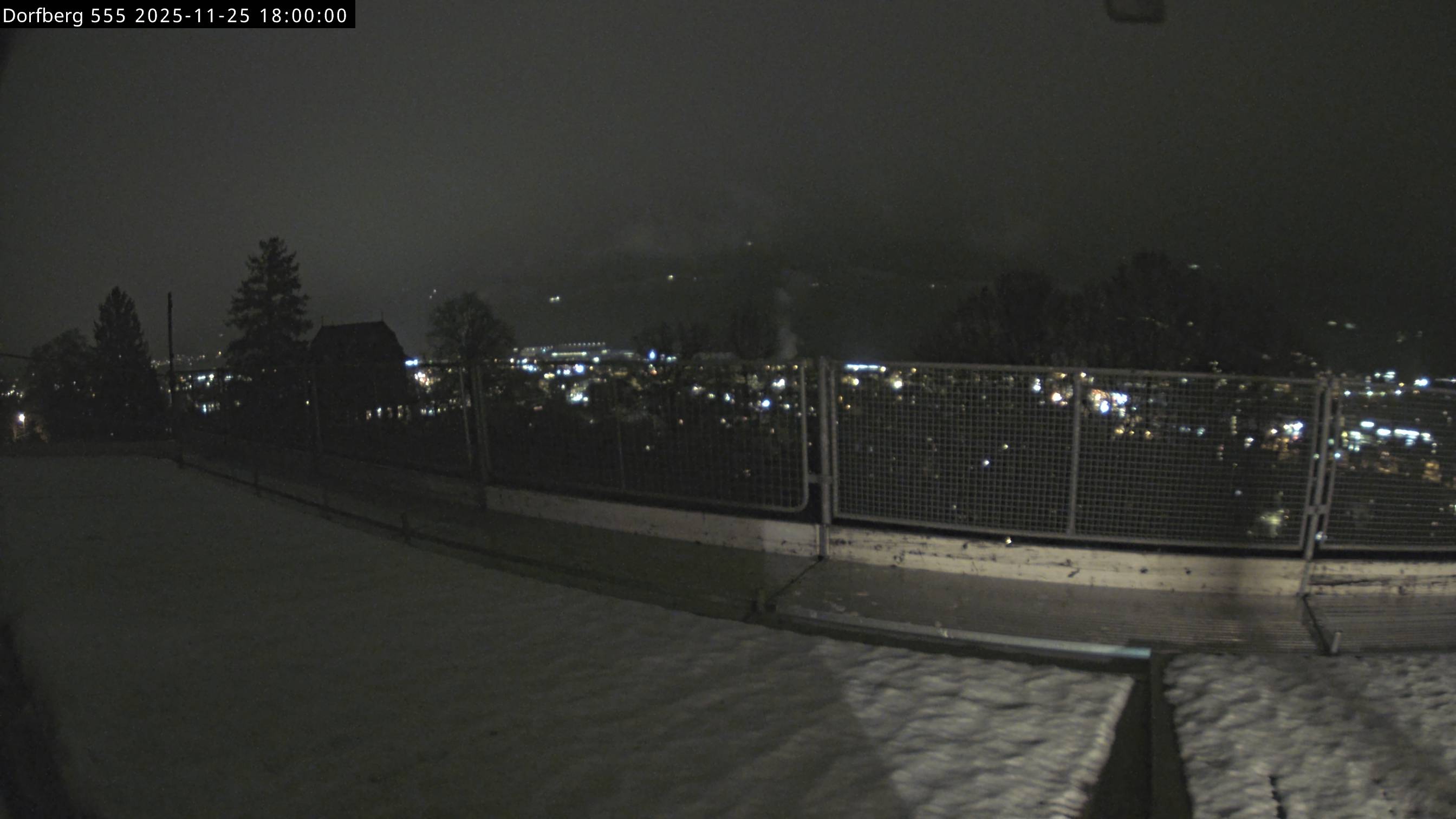 Webcam-Bild: Aussicht vom Dorfberg in Langnau 20251125-180000