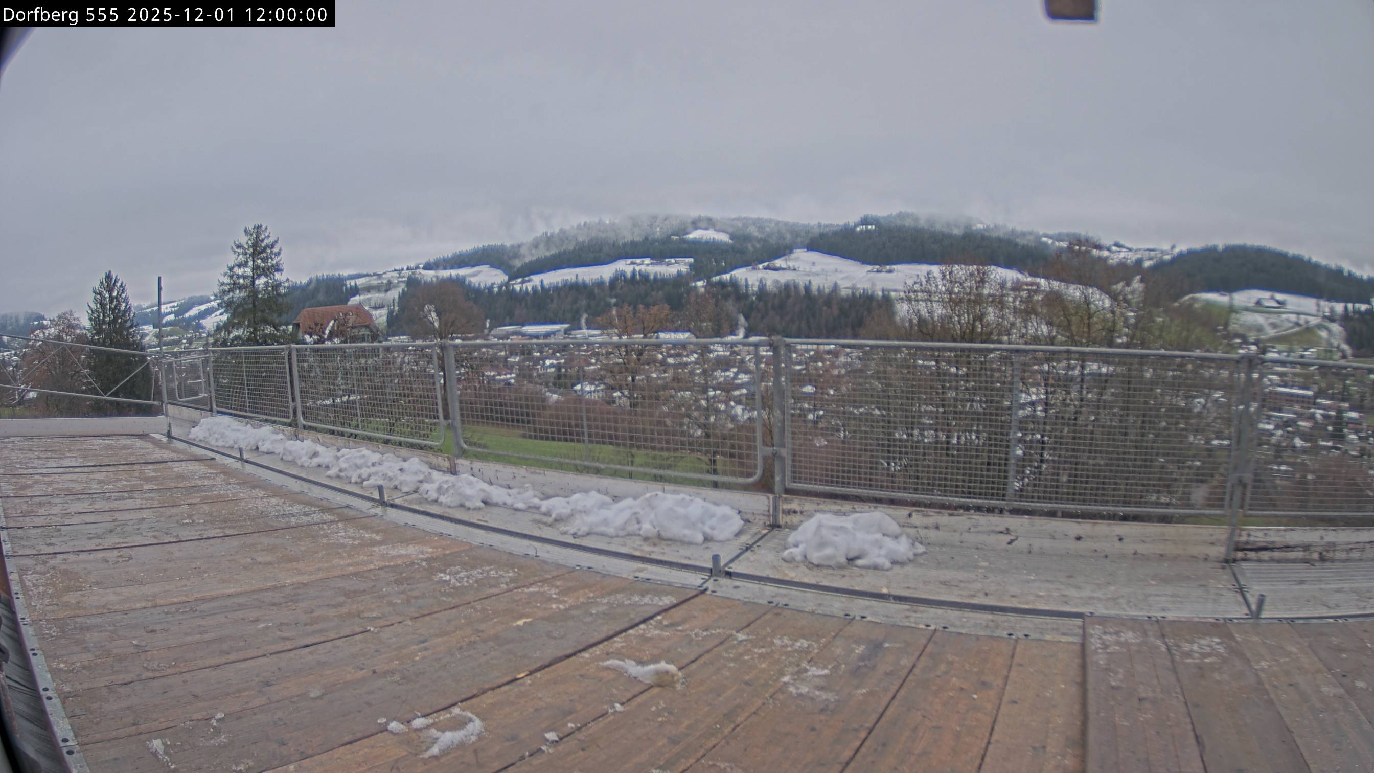 Webcam-Bild: Aussicht vom Dorfberg in Langnau 20251201-120000