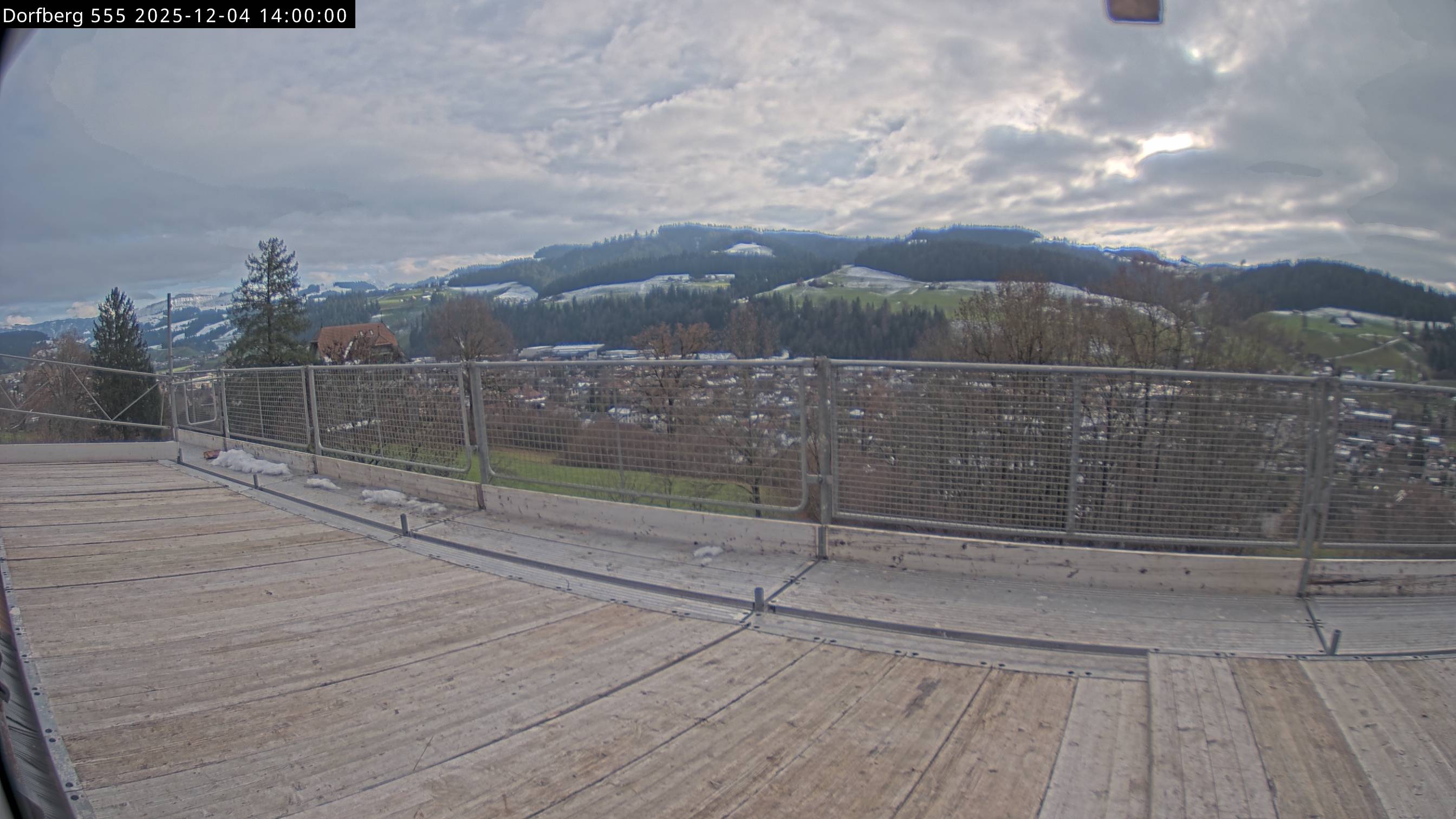 Webcam-Bild: Aussicht vom Dorfberg in Langnau 20251204-140000