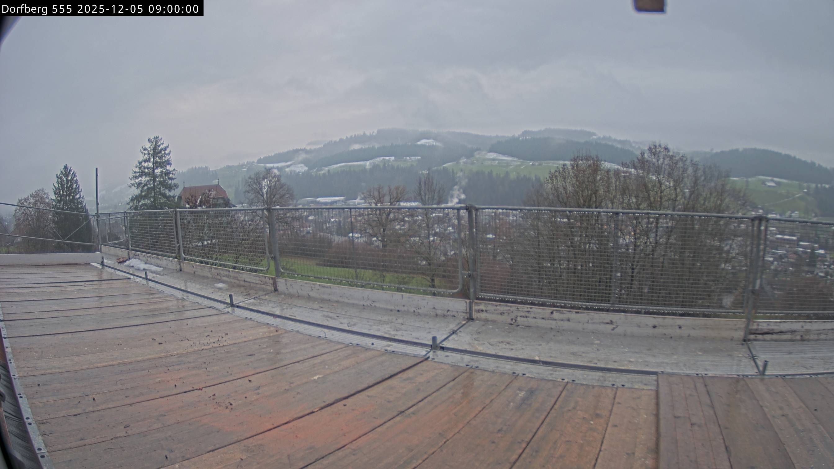 Webcam-Bild: Aussicht vom Dorfberg in Langnau 20251205-090000