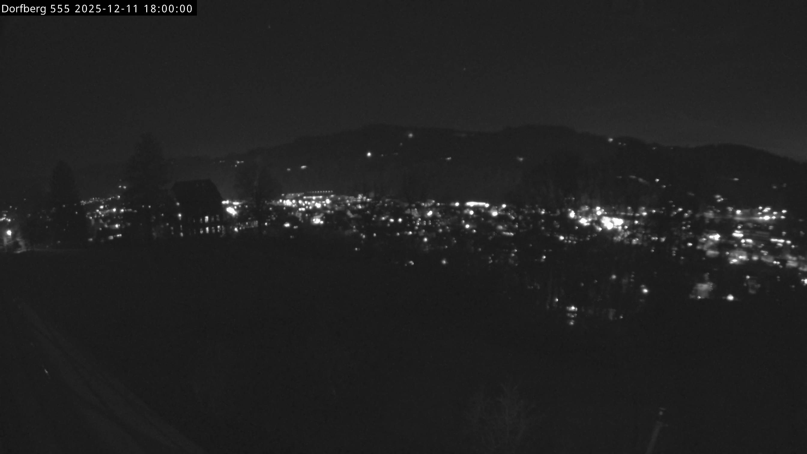 Webcam-Bild: Aussicht vom Dorfberg in Langnau 20251211-180000