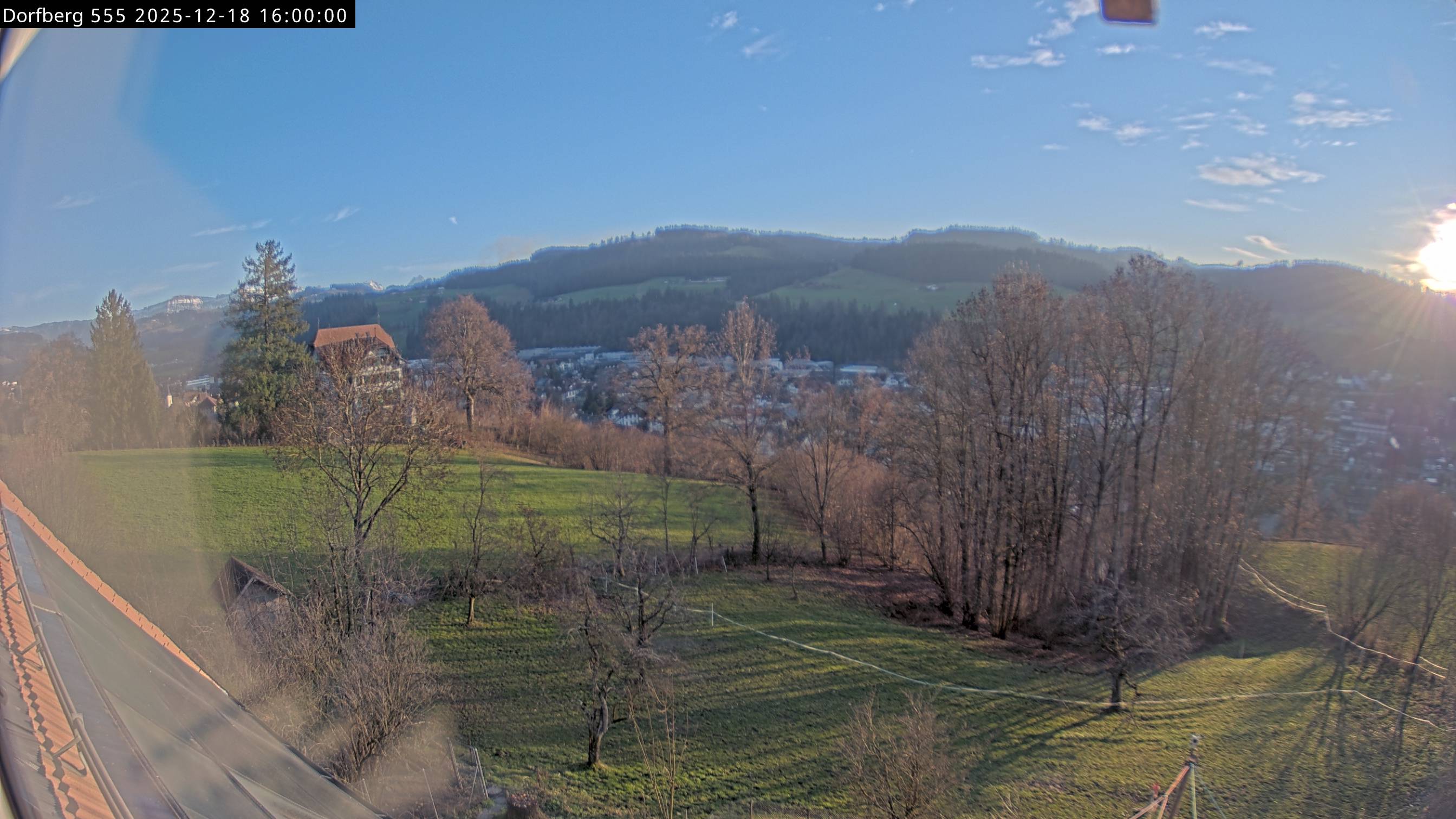 Webcam-Bild: Aussicht vom Dorfberg in Langnau 20251218-160000
