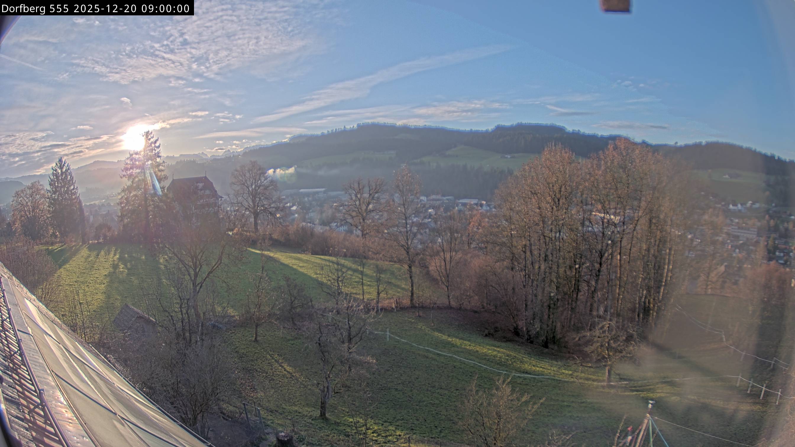 Webcam-Bild: Aussicht vom Dorfberg in Langnau 20251220-090000