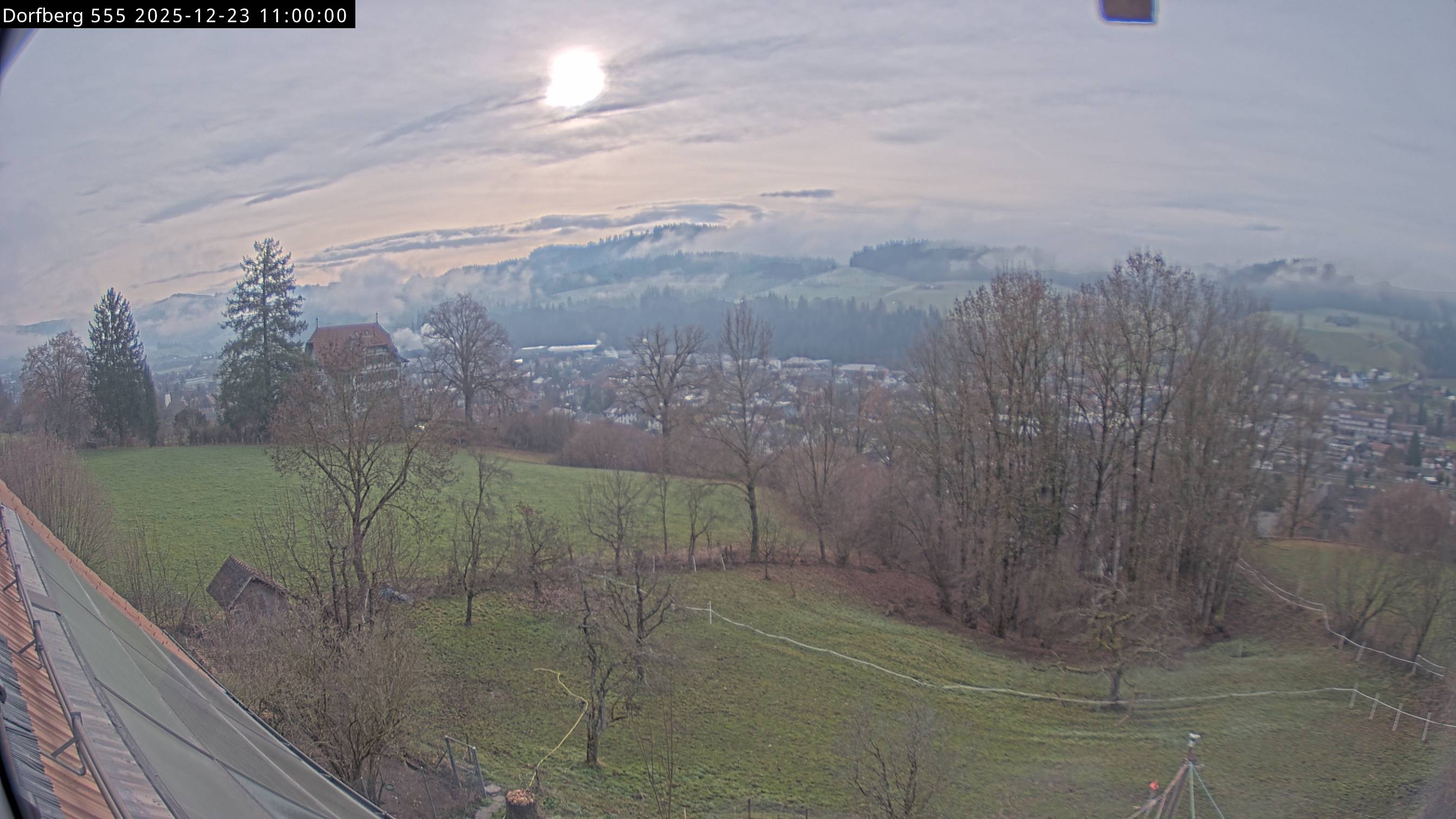 Webcam-Bild: Aussicht vom Dorfberg in Langnau 20251223-110000