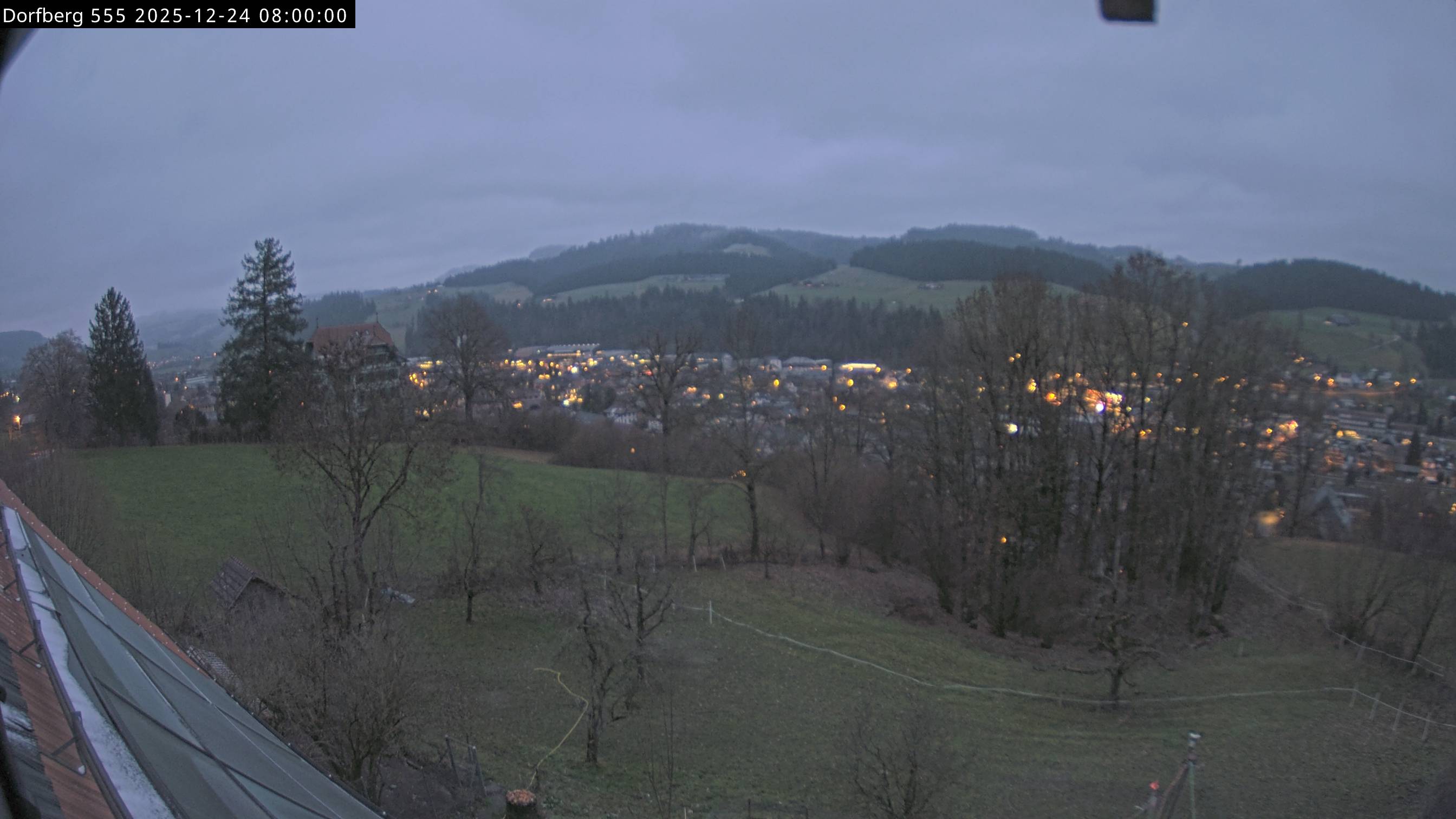 Webcam-Bild: Aussicht vom Dorfberg in Langnau 20251224-080000