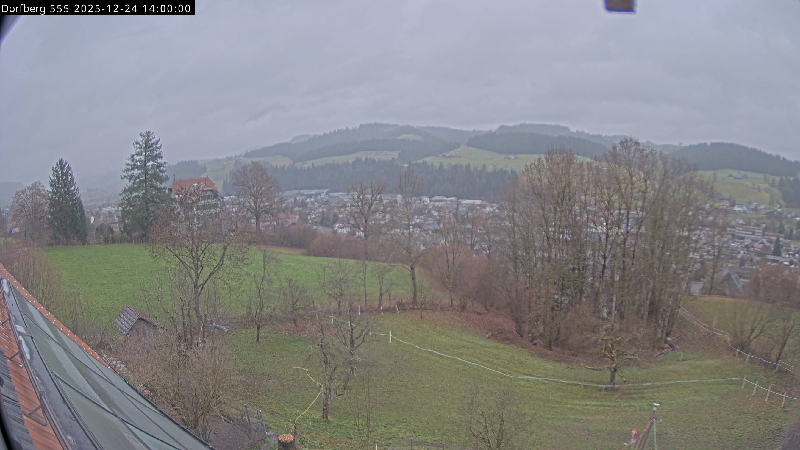 Webcam-Bild: Aussicht vom Dorfberg in Langnau 20251224-140000