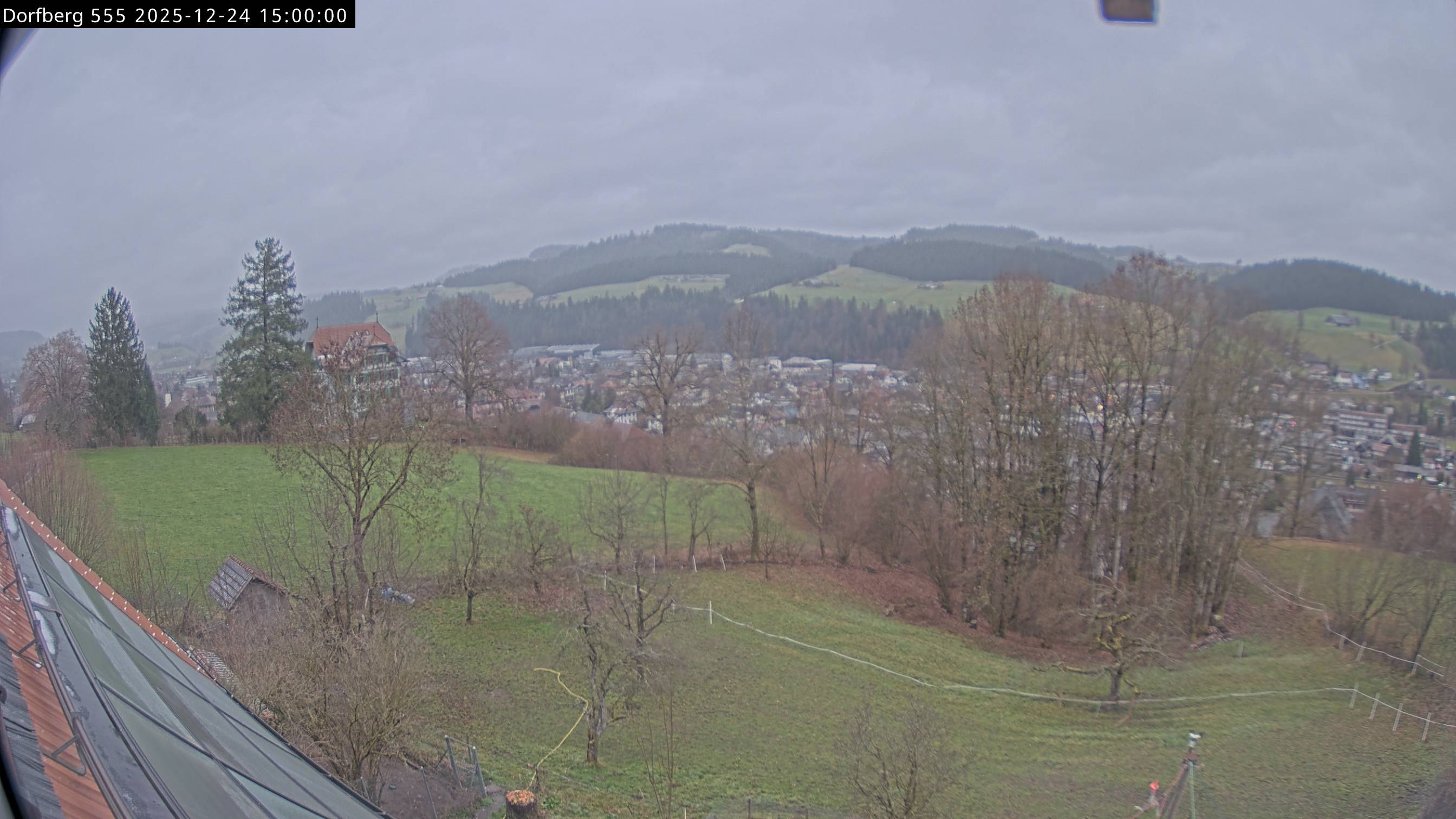 Webcam-Bild: Aussicht vom Dorfberg in Langnau 20251224-150000