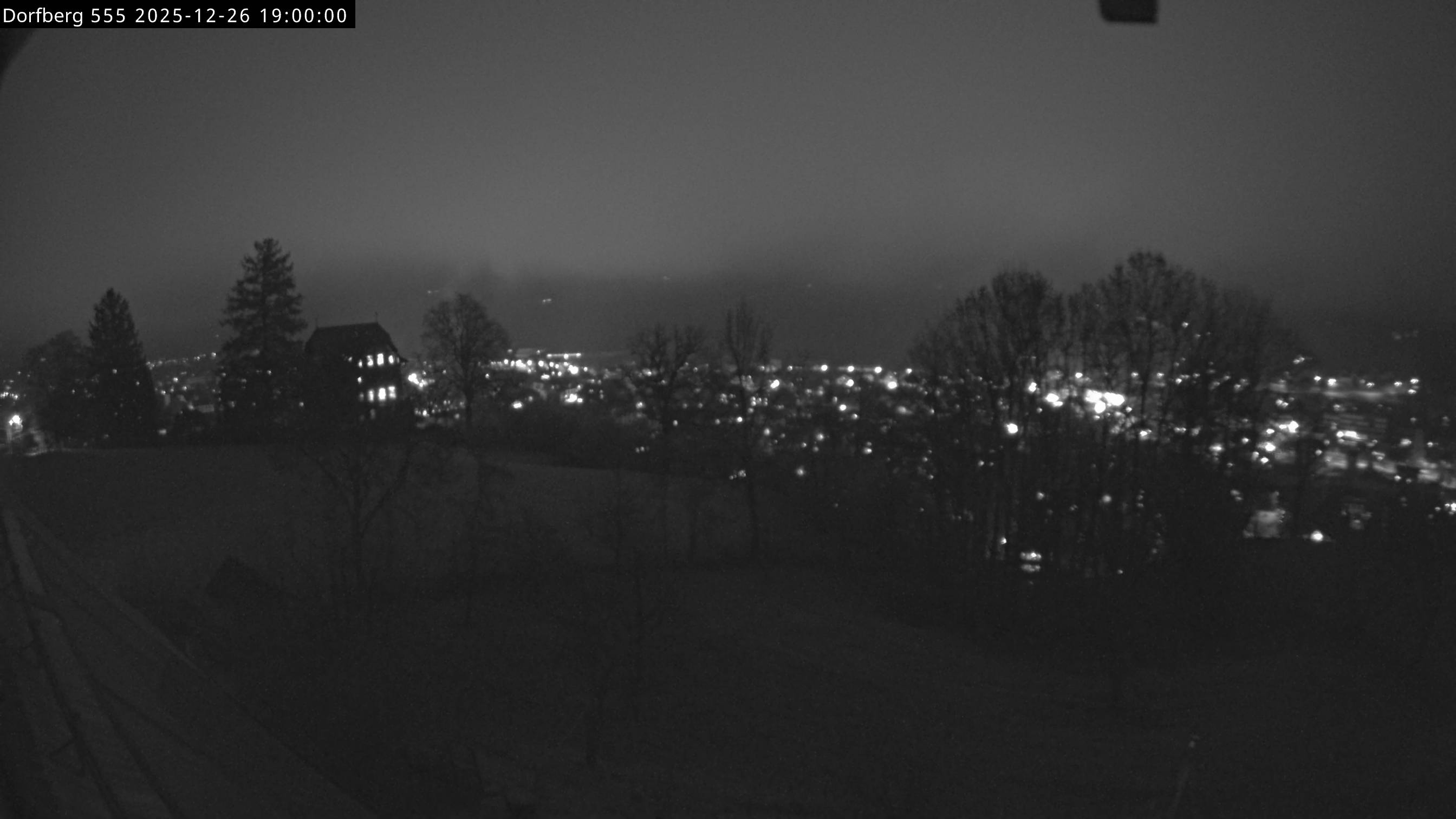 Webcam-Bild: Aussicht vom Dorfberg in Langnau 20251226-190000