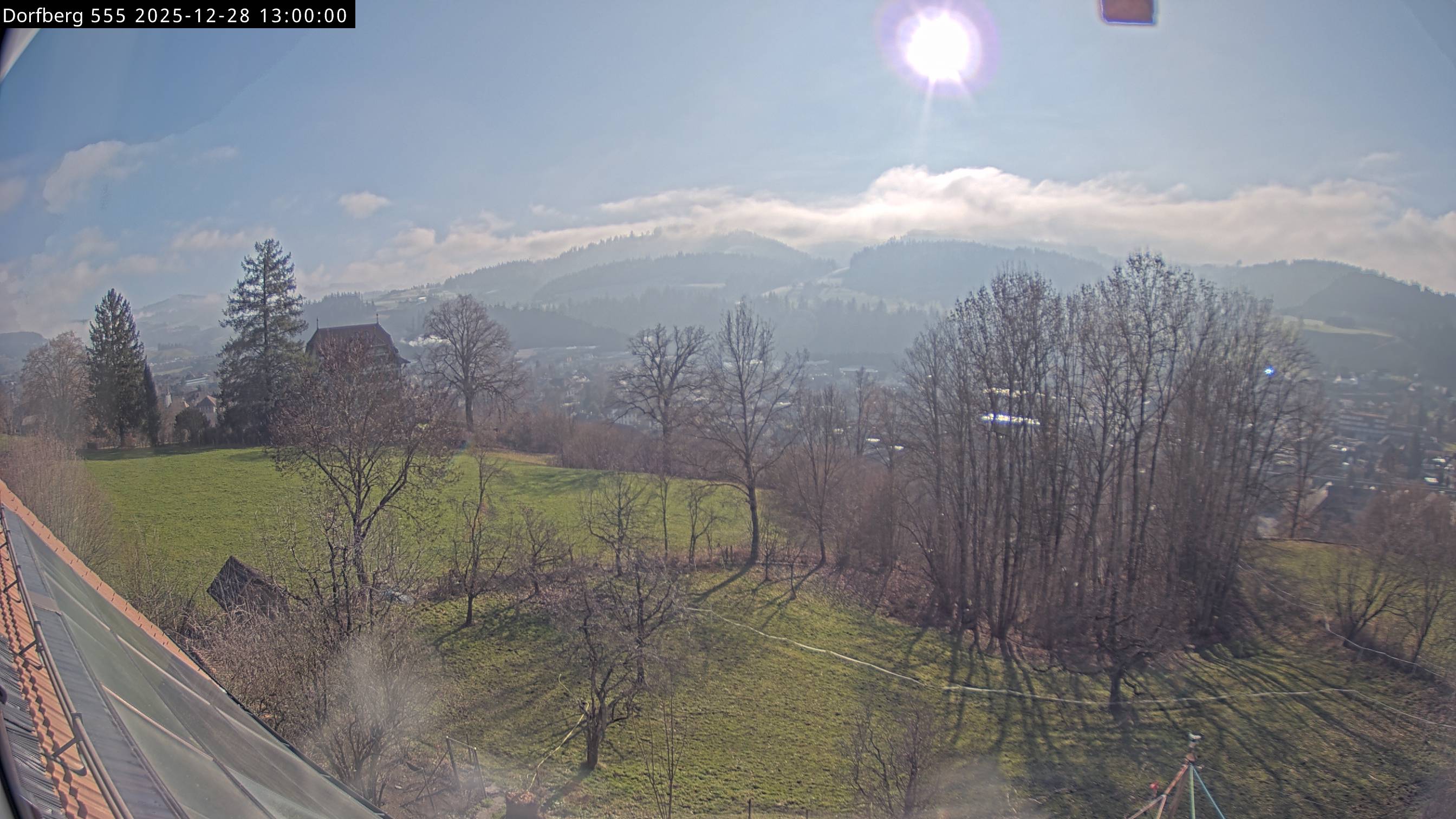 Webcam-Bild: Aussicht vom Dorfberg in Langnau 20251228-130000