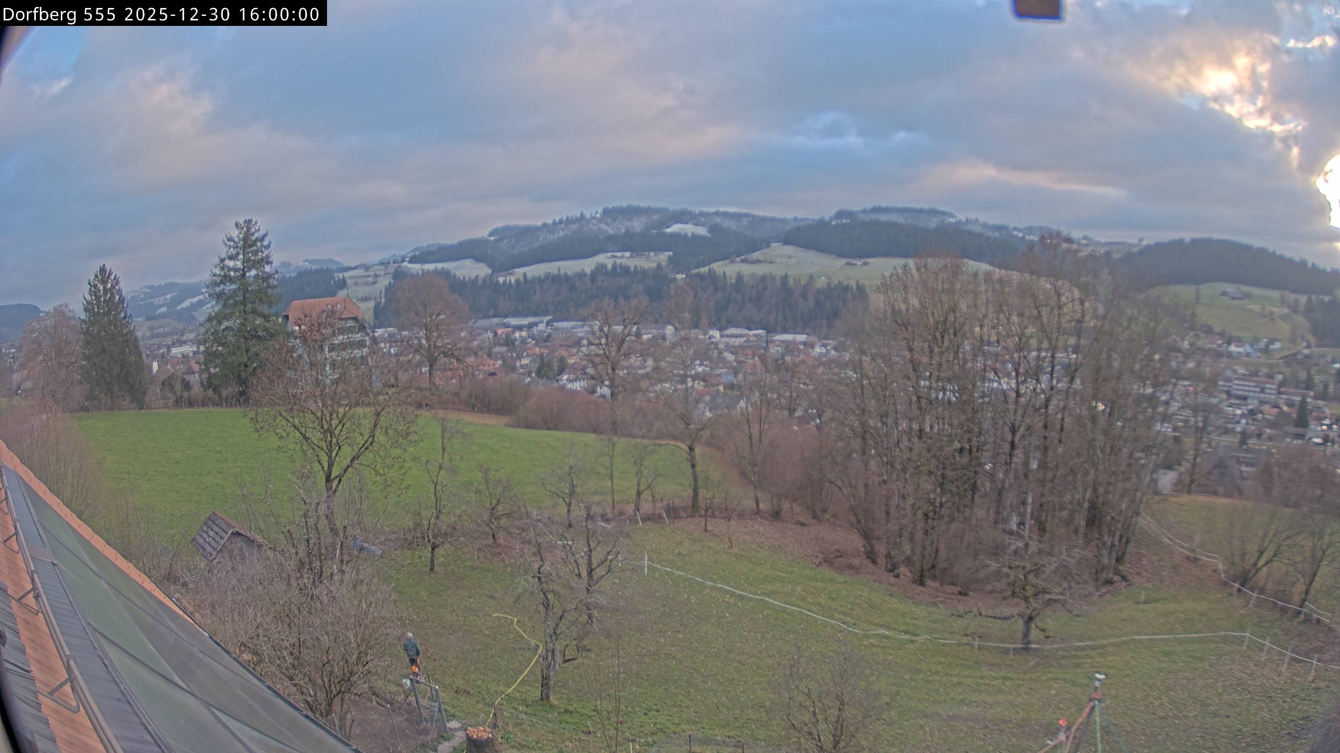 Webcam-Bild: Aussicht vom Dorfberg in Langnau 20251230-160000