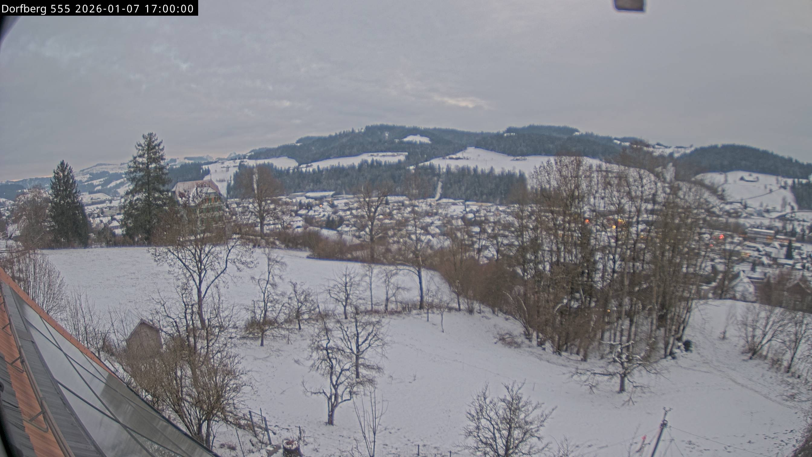 Webcam-Bild: Aussicht vom Dorfberg in Langnau 20260107-170000