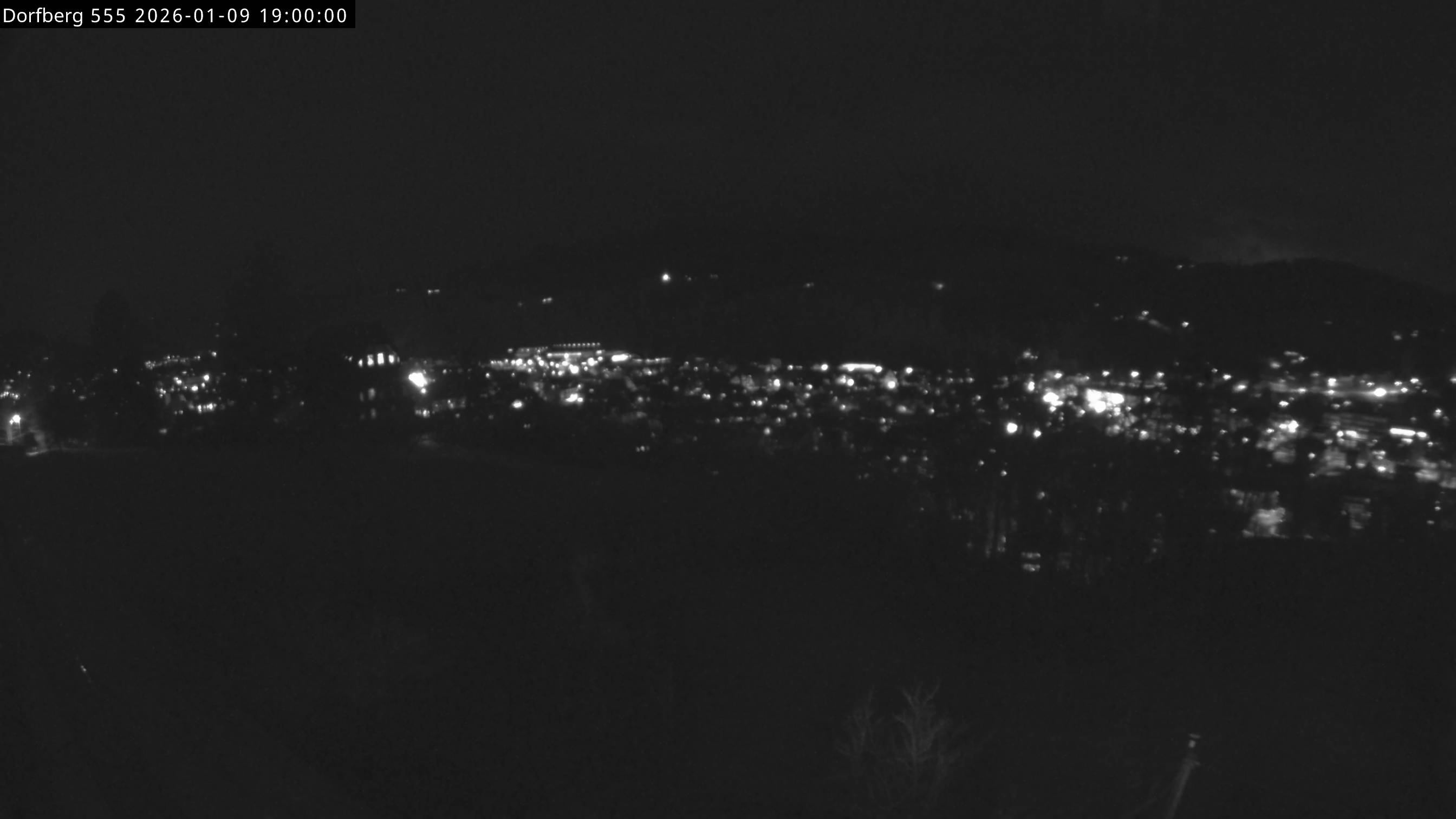 Webcam-Bild: Aussicht vom Dorfberg in Langnau 20260109-190000