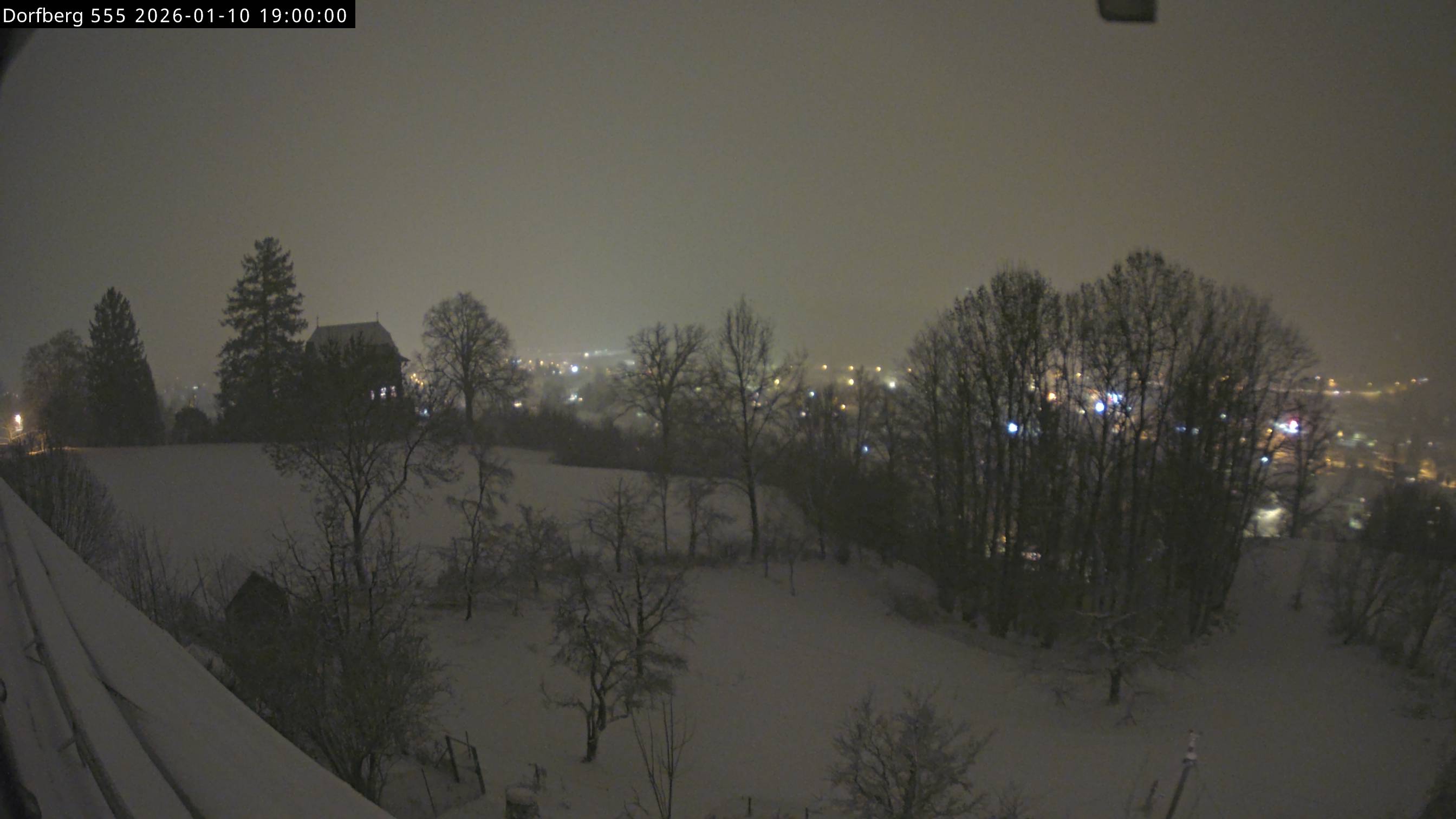 Webcam-Bild: Aussicht vom Dorfberg in Langnau 20260110-190000