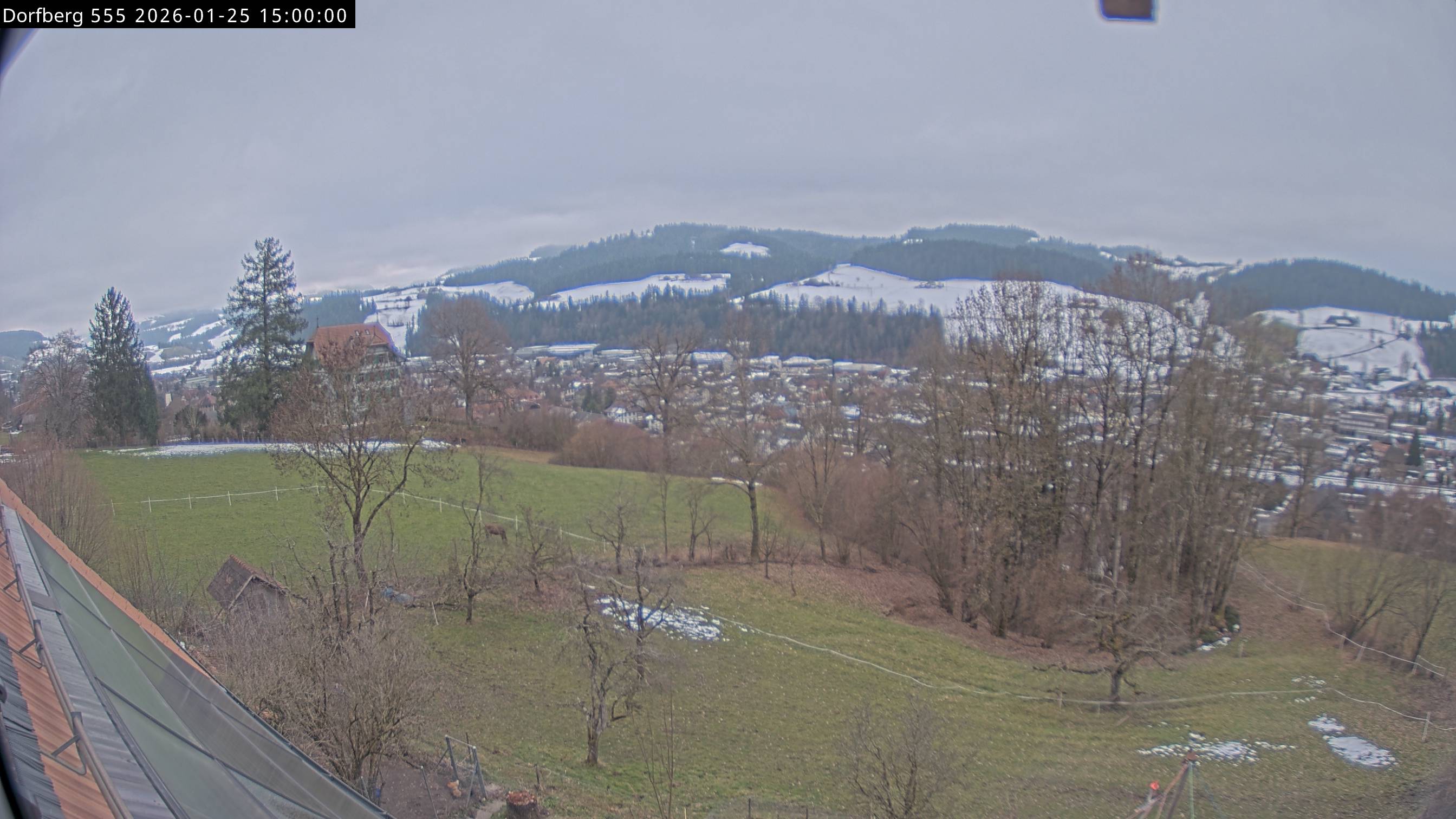 Webcam-Bild: Aussicht vom Dorfberg in Langnau 20260125-150000
