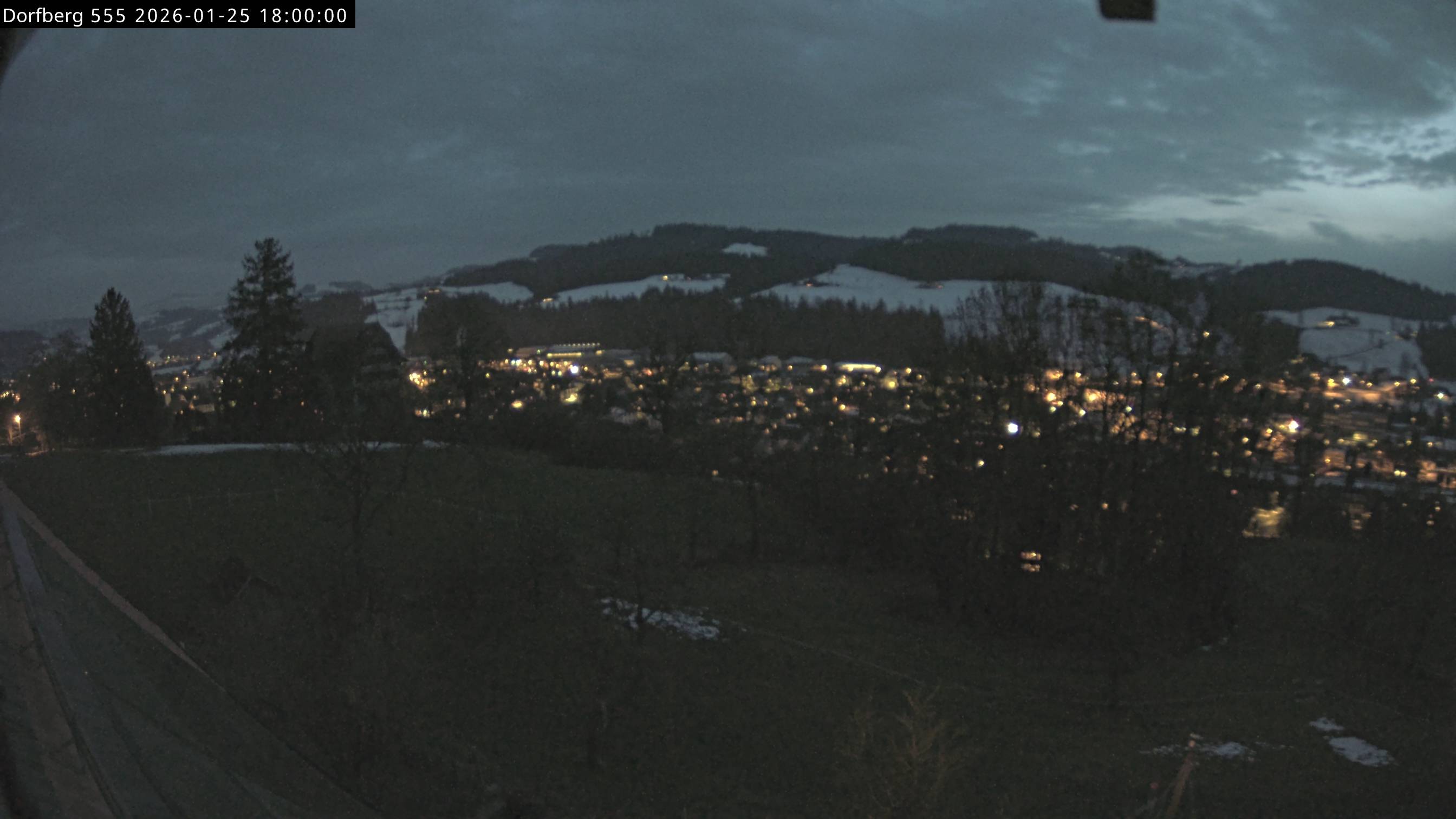 Webcam-Bild: Aussicht vom Dorfberg in Langnau 20260125-180000