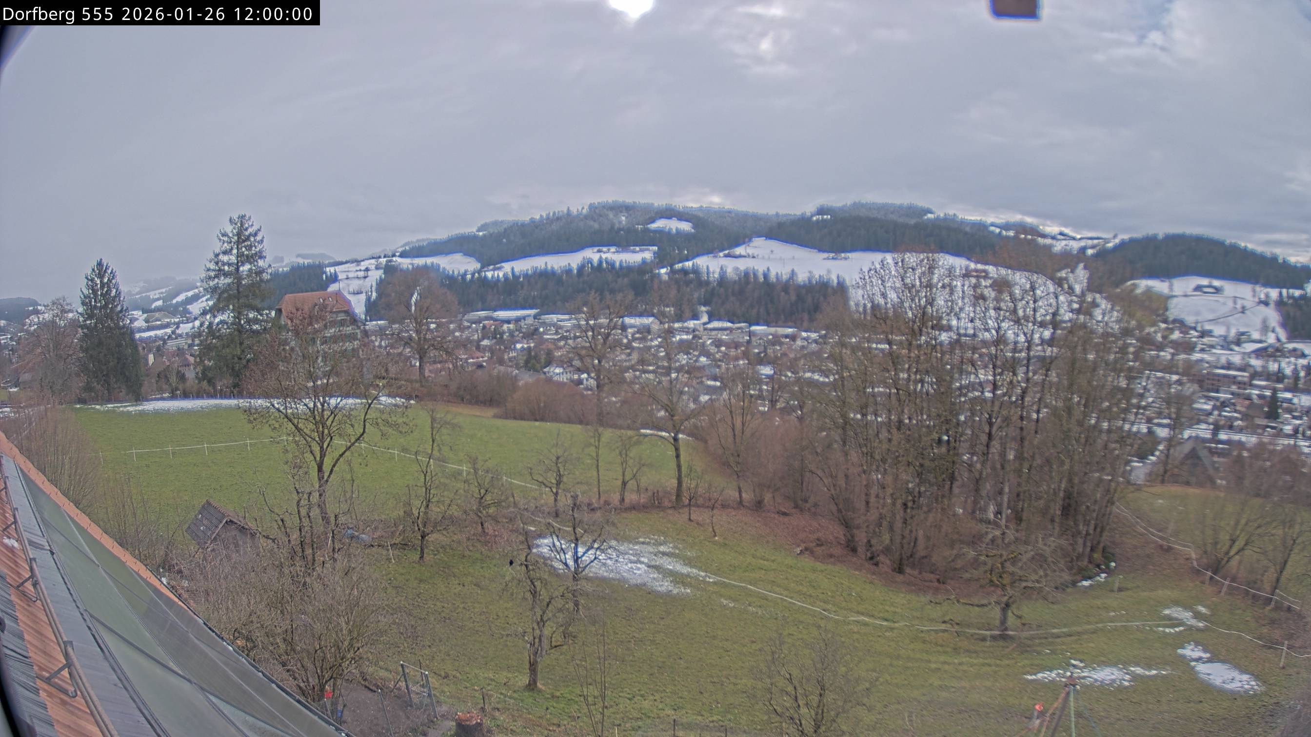 Webcam-Bild: Aussicht vom Dorfberg in Langnau 20260126-120000
