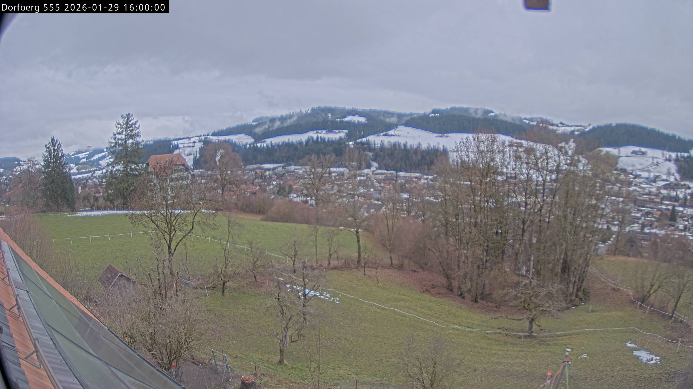 Webcam-Bild: Aussicht vom Dorfberg in Langnau 20260129-160000