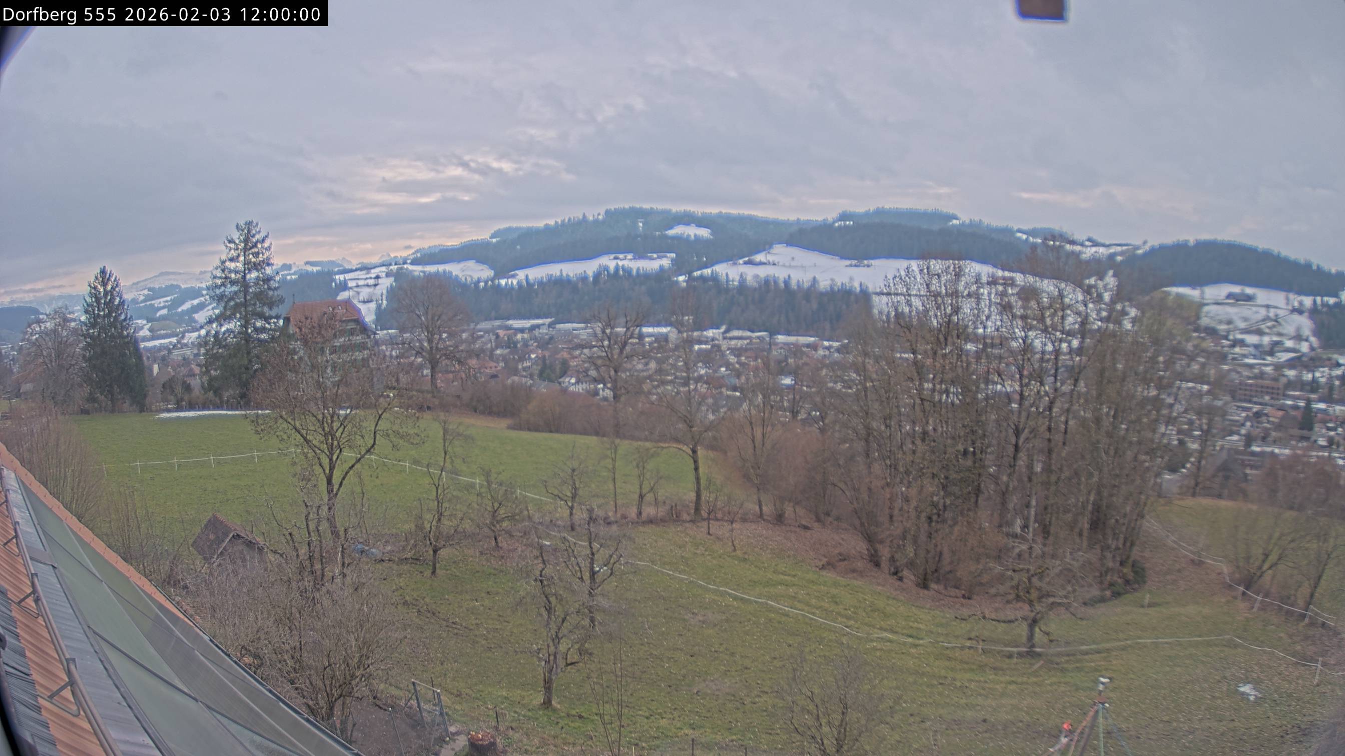 Webcam-Bild: Aussicht vom Dorfberg in Langnau 20260203-120000