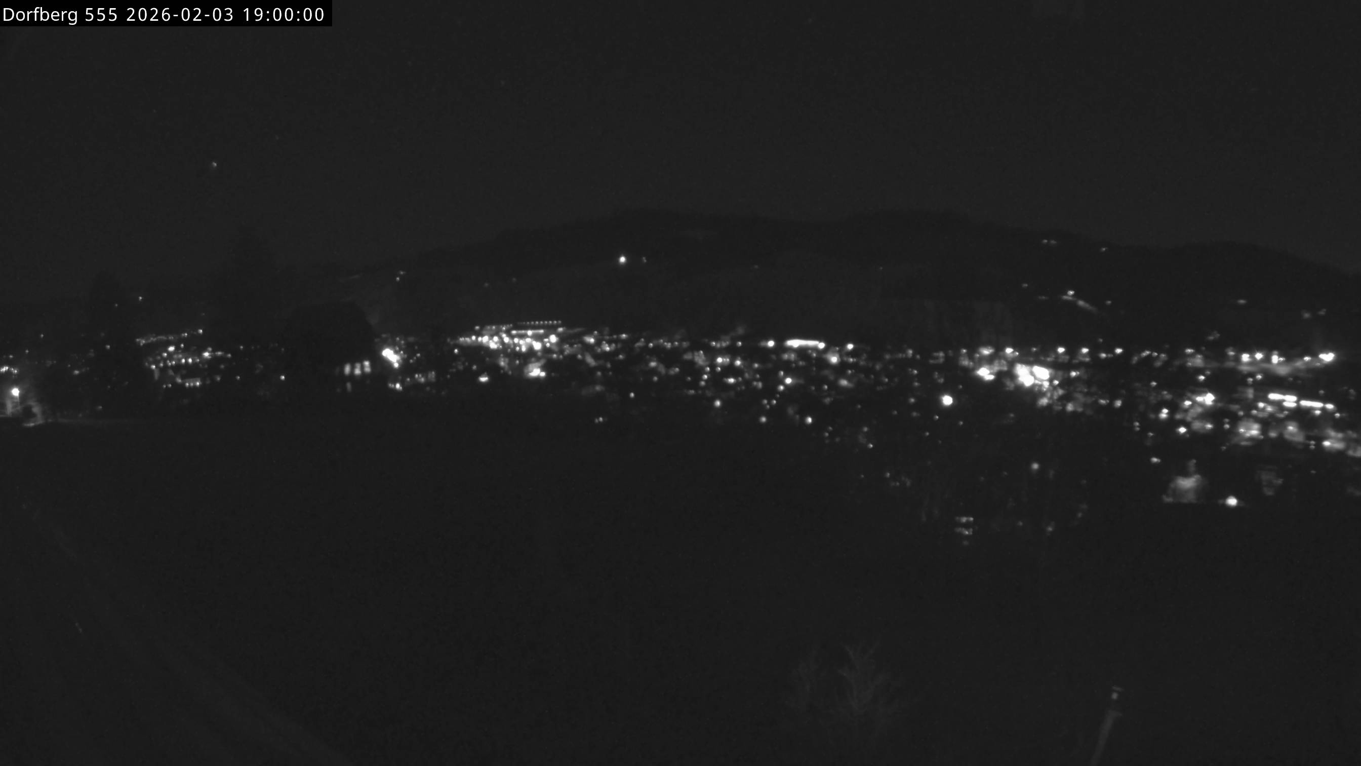 Webcam-Bild: Aussicht vom Dorfberg in Langnau 20260203-190000