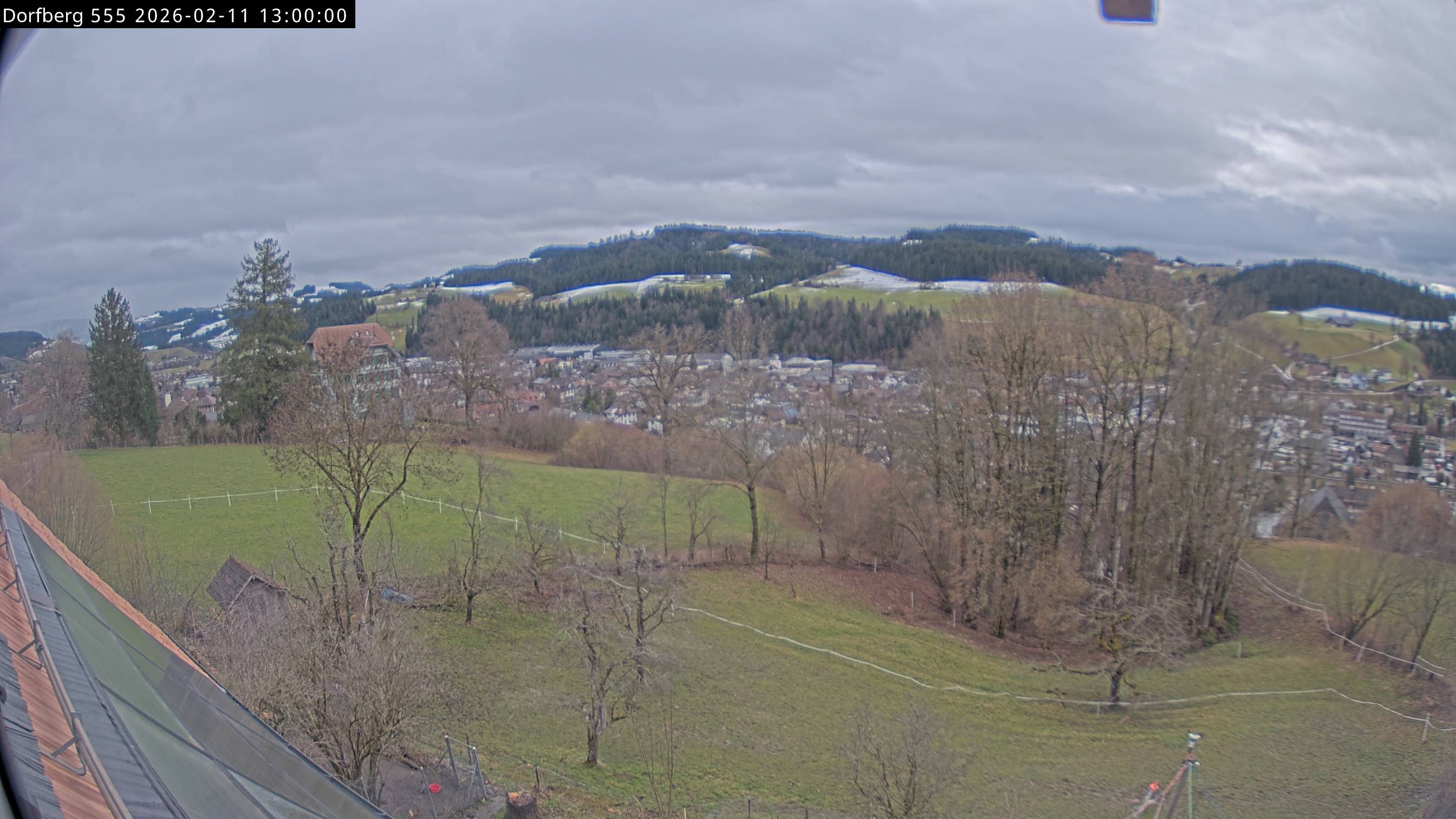 Webcam-Bild: Aussicht vom Dorfberg in Langnau 20260211-130000
