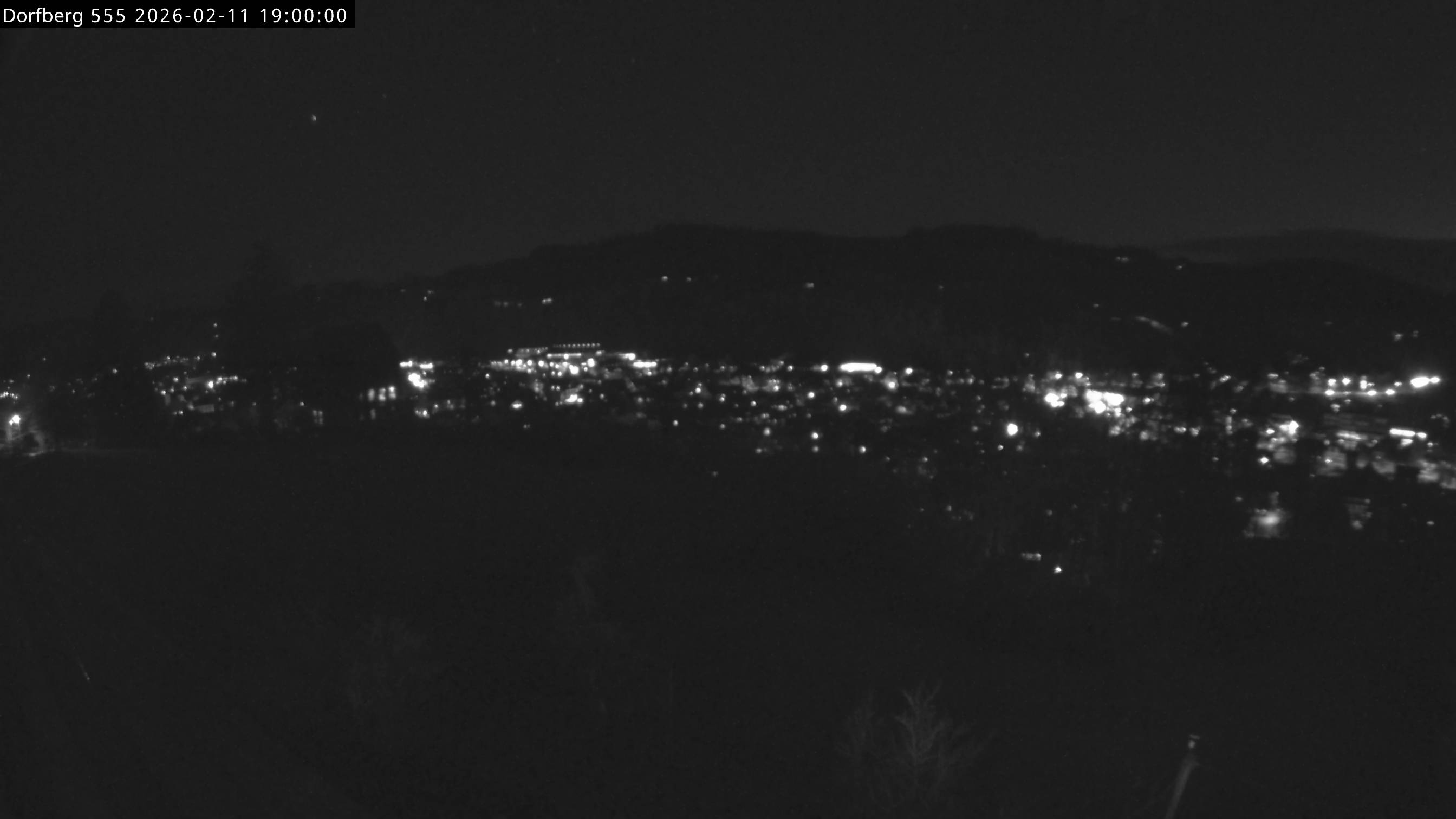 Webcam-Bild: Aussicht vom Dorfberg in Langnau 20260211-190000