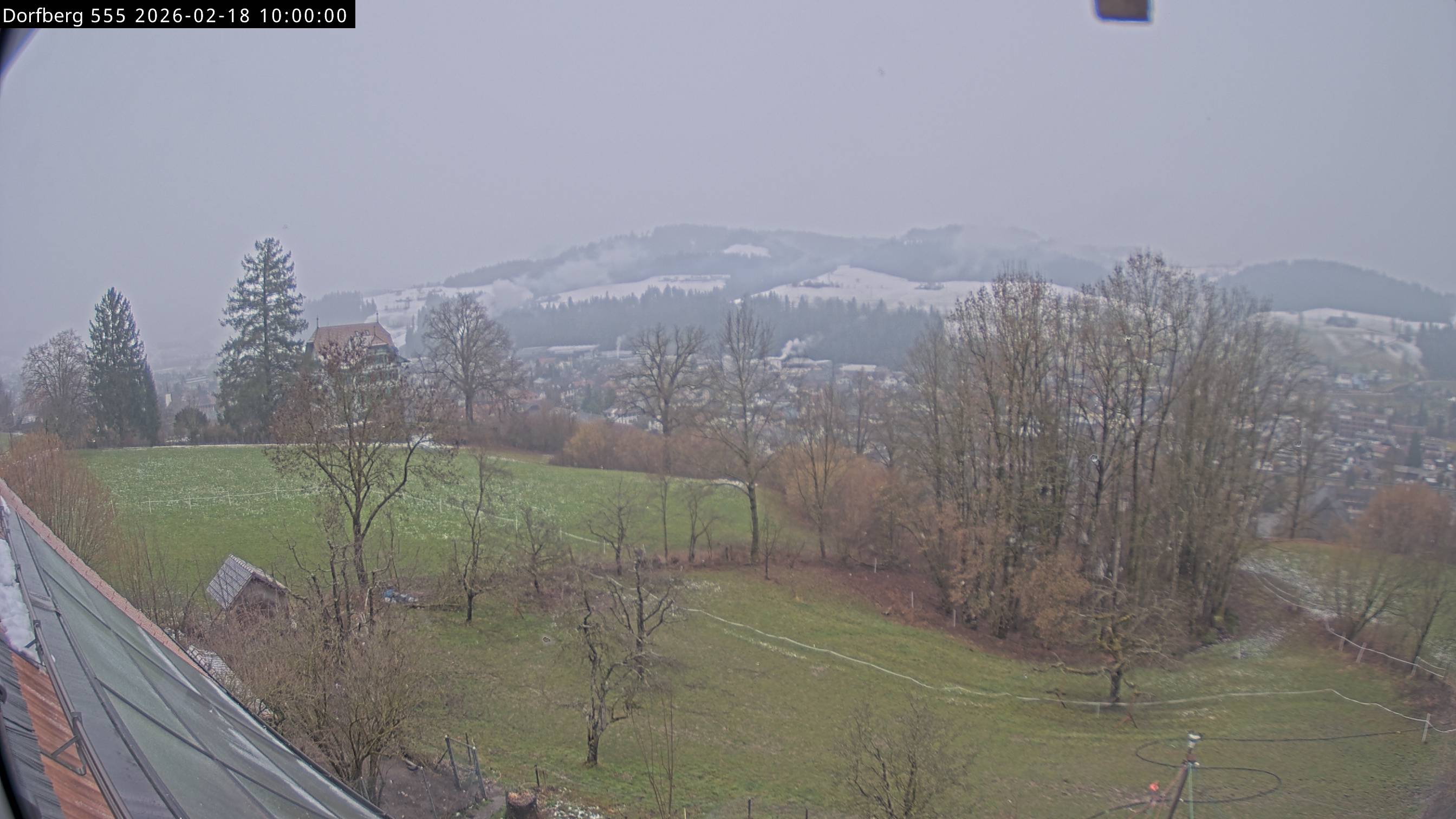 Webcam-Bild: Aussicht vom Dorfberg in Langnau 20260218-100000