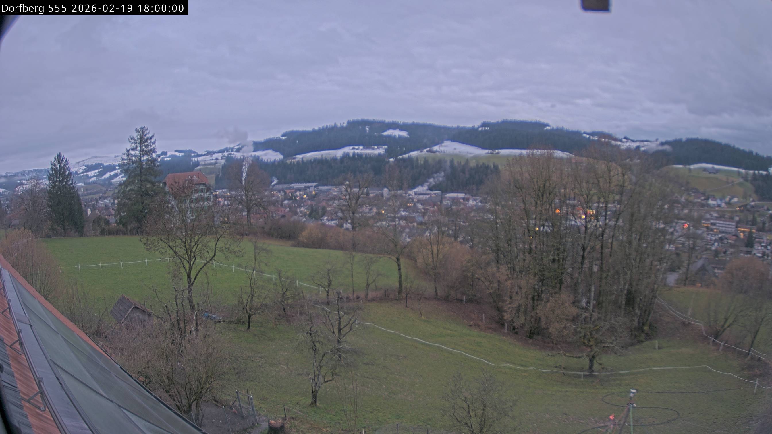 Webcam-Bild: Aussicht vom Dorfberg in Langnau 20260219-180000