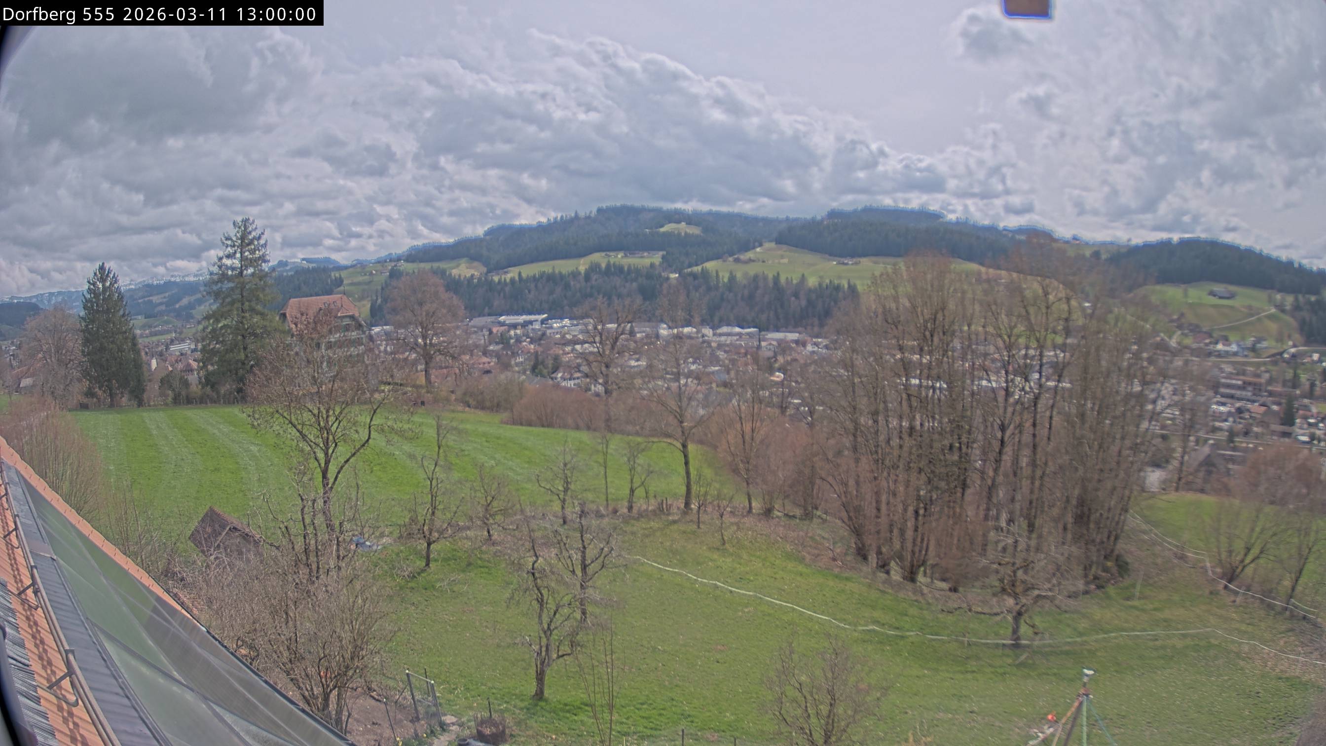 Webcam-Bild: Aussicht vom Dorfberg in Langnau 20260311-130000