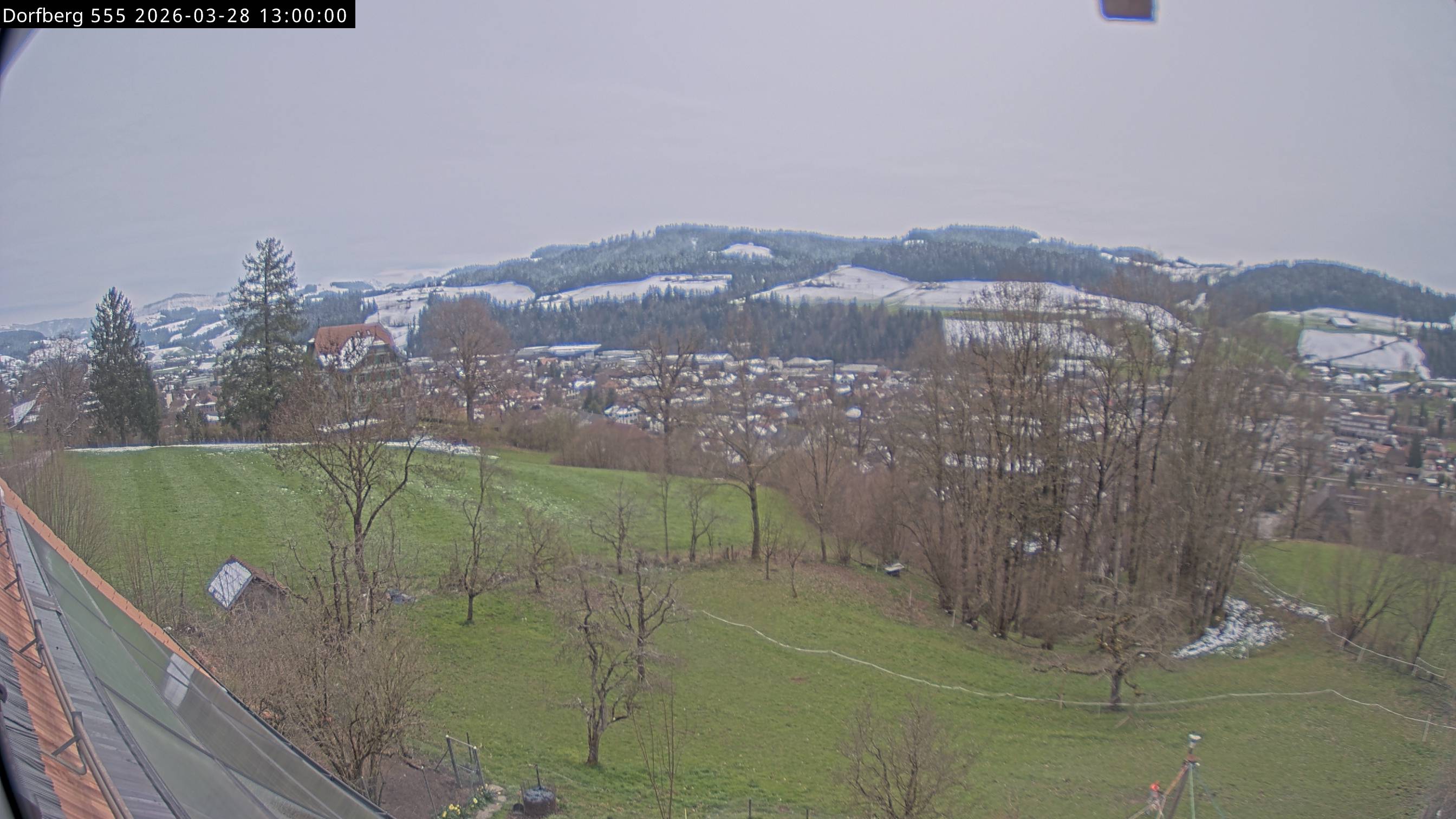 Webcam-Bild: Aussicht vom Dorfberg in Langnau 20260328-130000