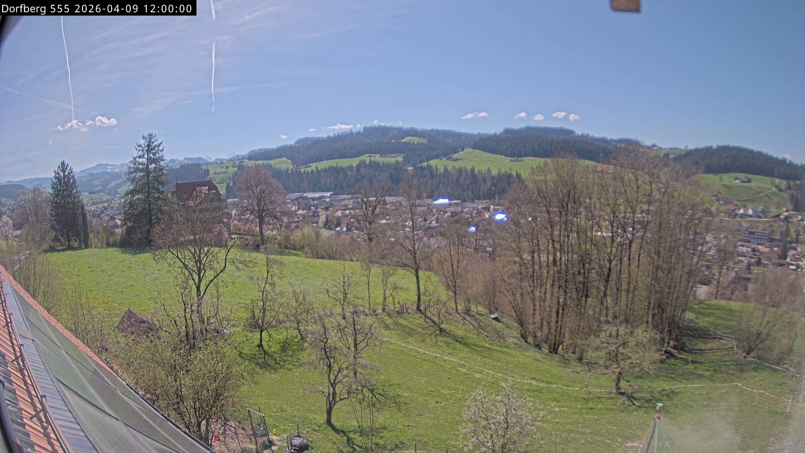 Webcam-Bild: Aussicht vom Dorfberg in Langnau 20260409-120000