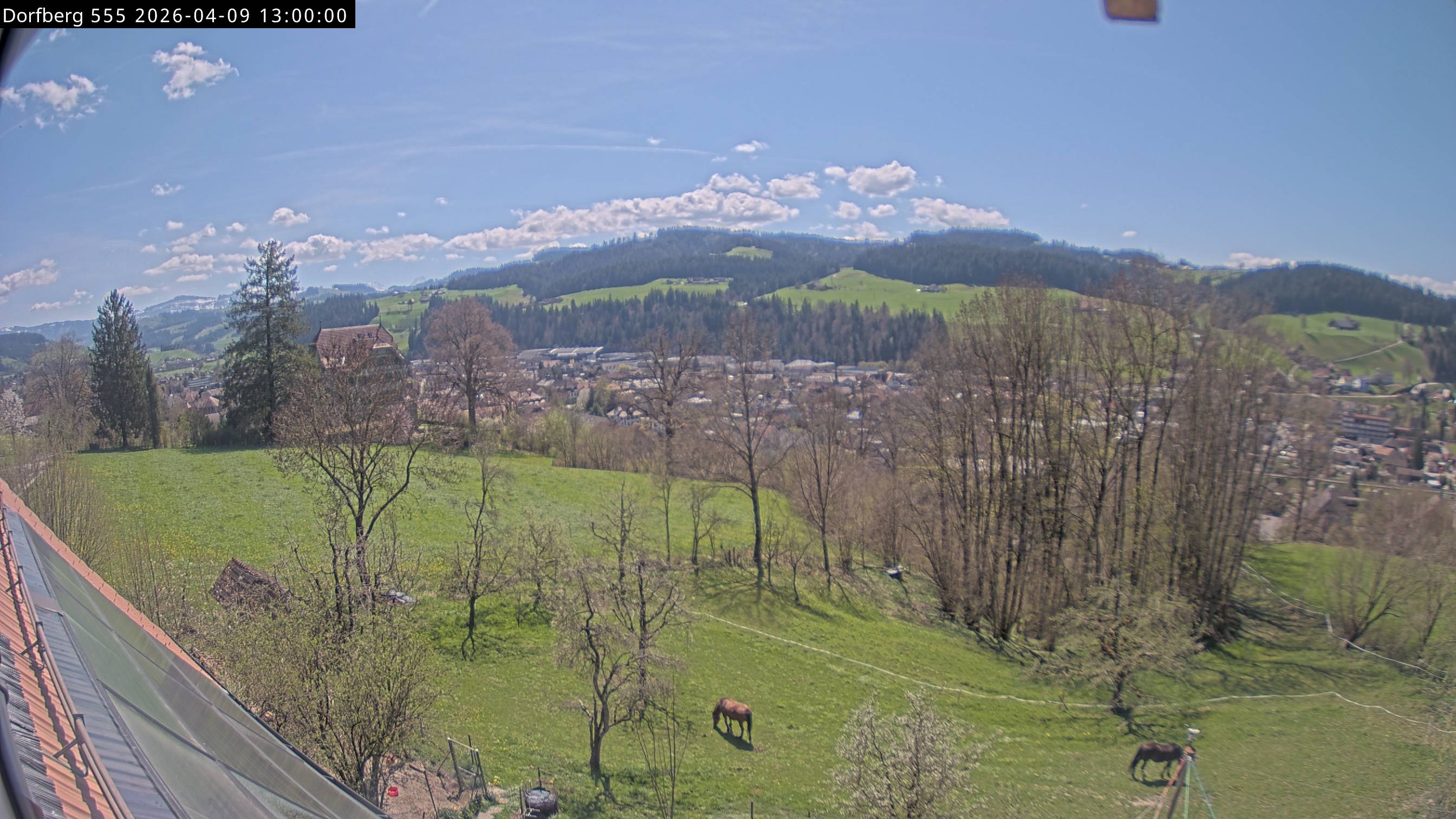 Webcam-Bild: Aussicht vom Dorfberg in Langnau 20260409-130000