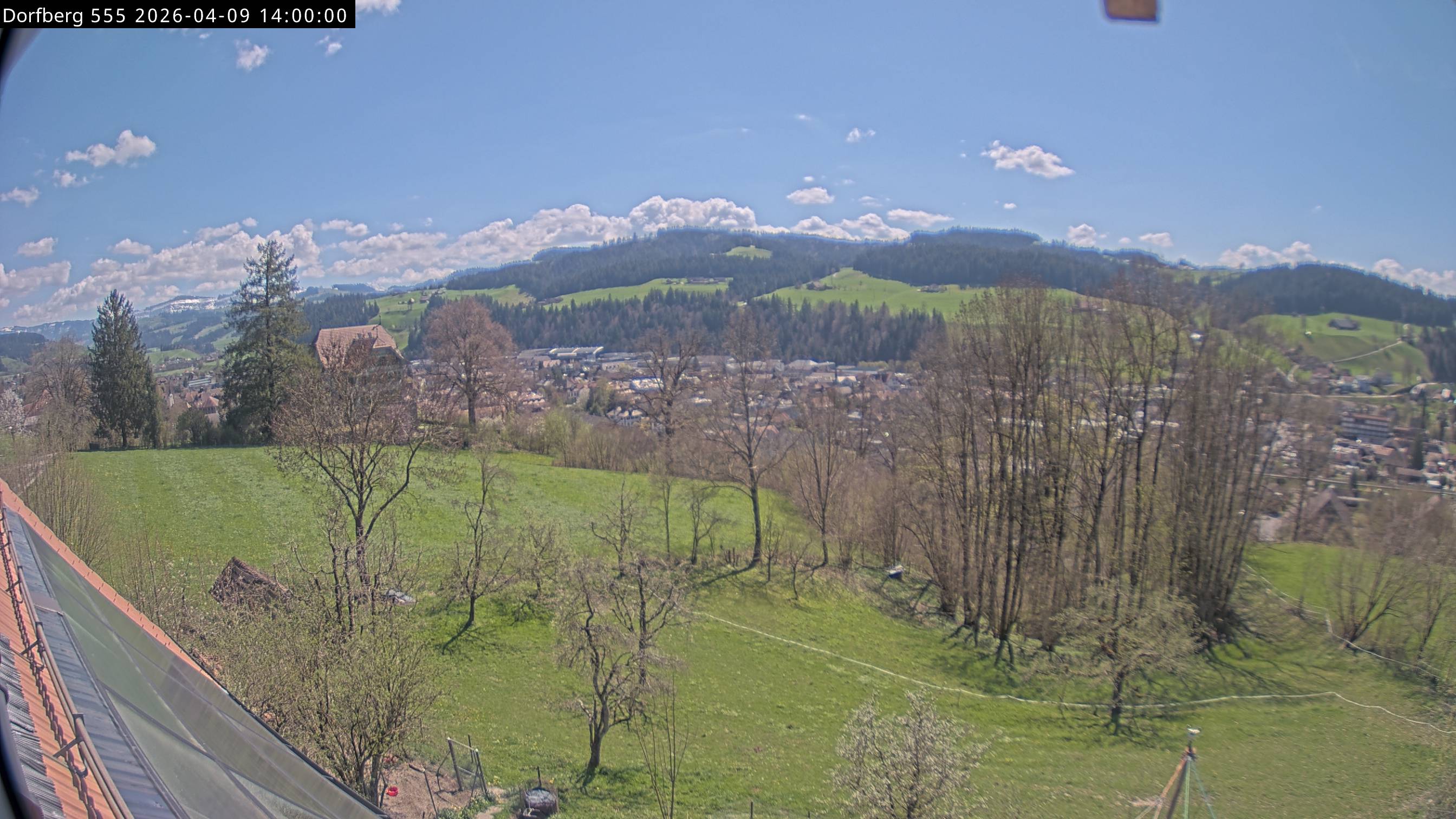 Webcam-Bild: Aussicht vom Dorfberg in Langnau 20260409-140000