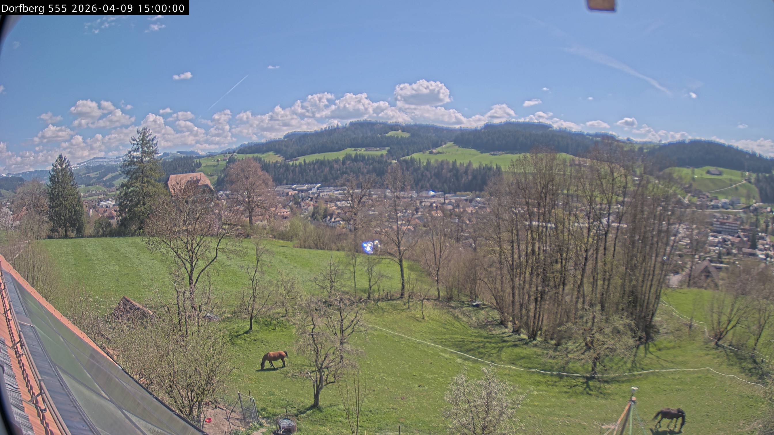 Webcam-Bild: Aussicht vom Dorfberg in Langnau 20260409-150000