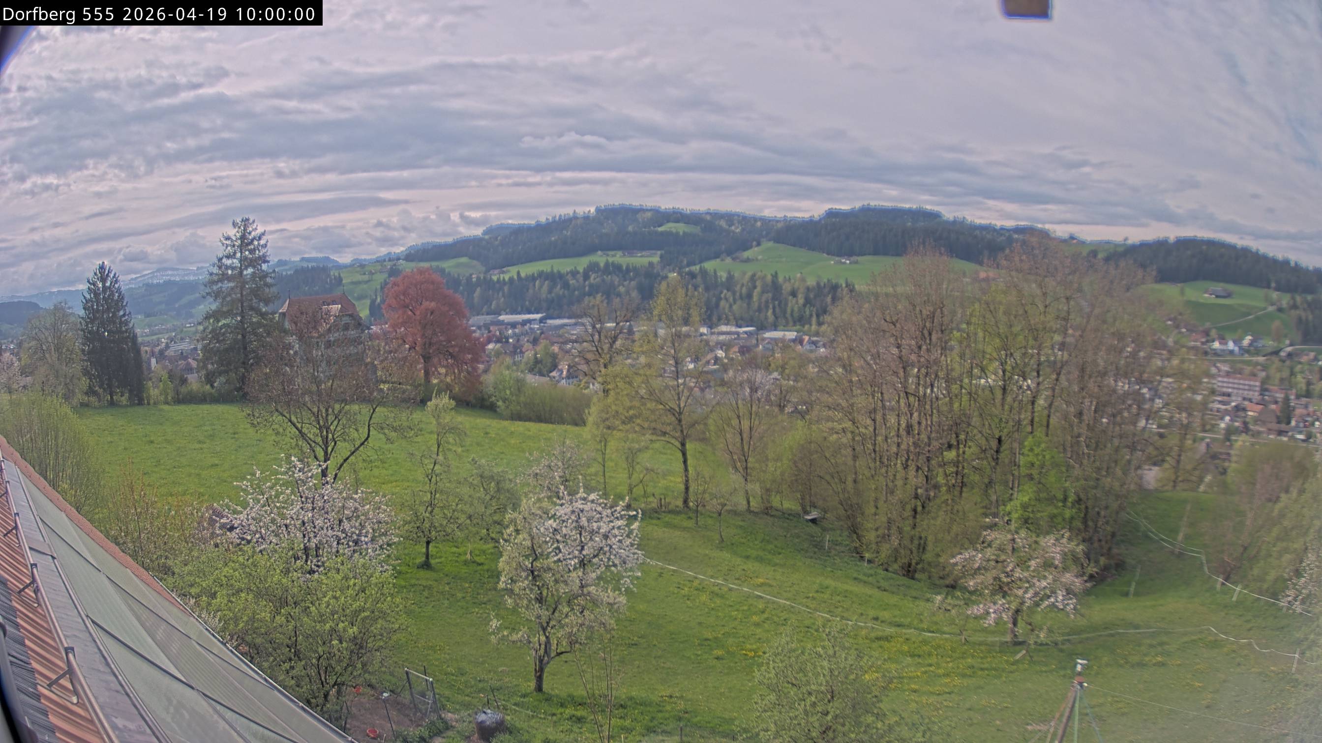 Webcam-Bild: Aussicht vom Dorfberg in Langnau 20260419-100000