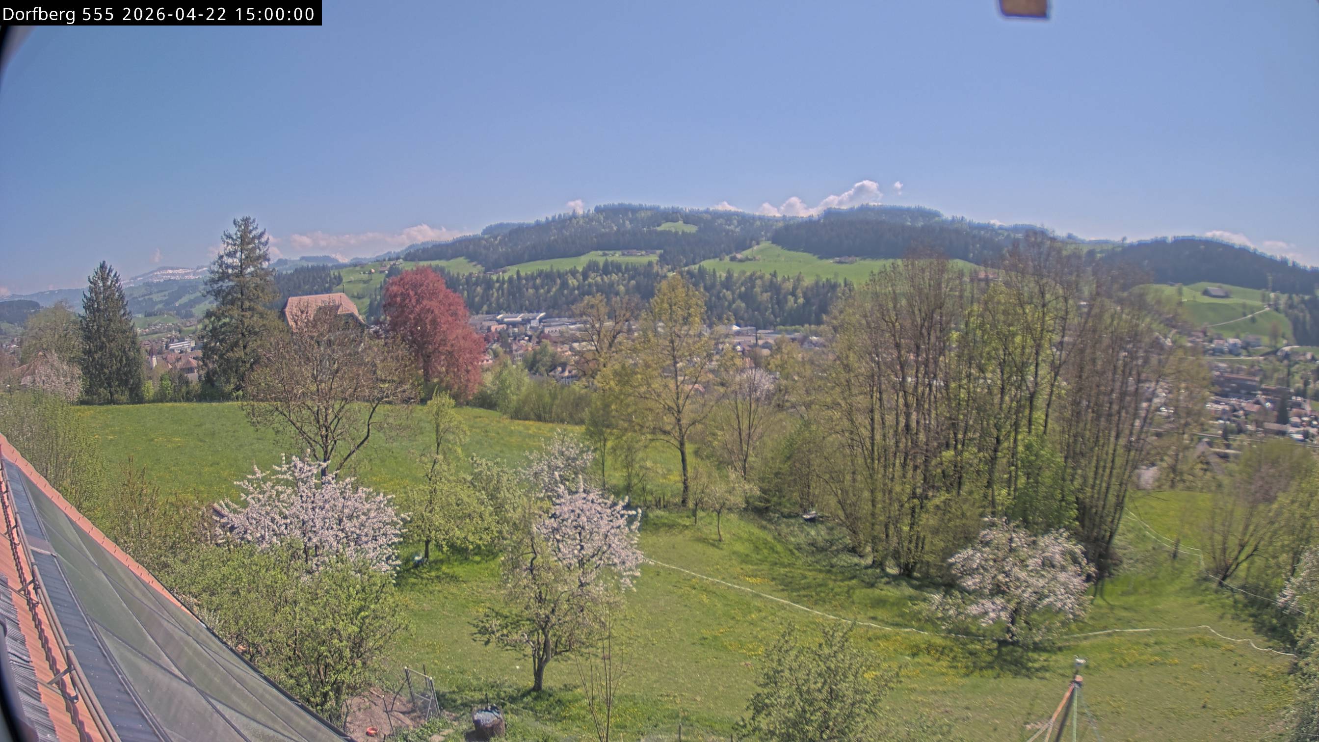 Webcam-Bild: Aussicht vom Dorfberg in Langnau 20260422-150000