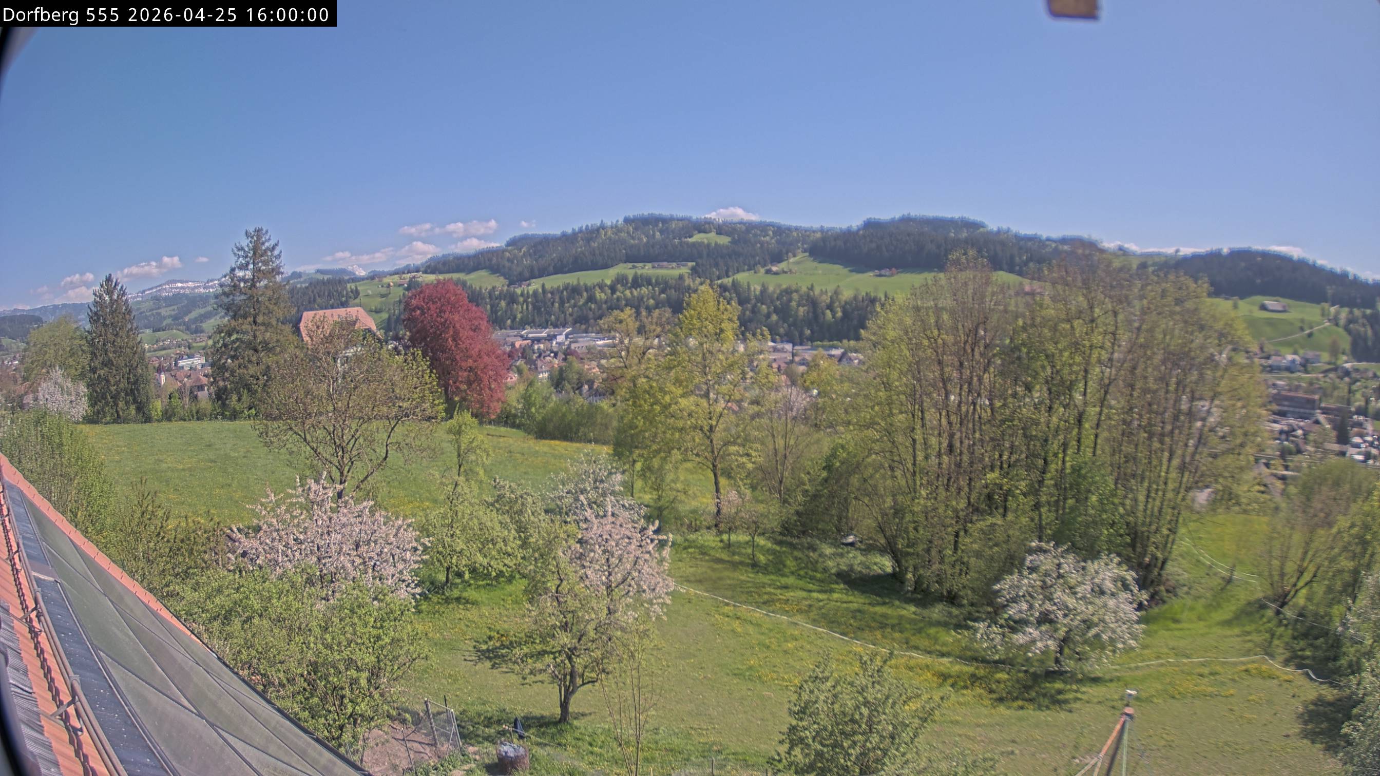Webcam-Bild: Aussicht vom Dorfberg in Langnau 20260425-160000