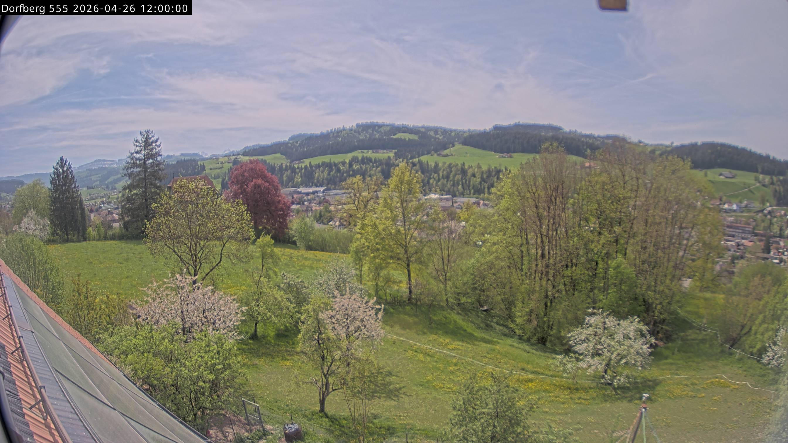 Webcam-Bild: Aussicht vom Dorfberg in Langnau 20260426-120000
