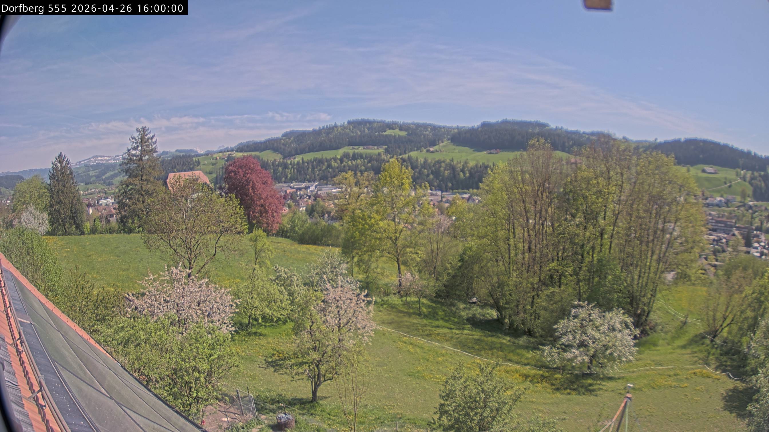 Webcam-Bild: Aussicht vom Dorfberg in Langnau 20260426-160000