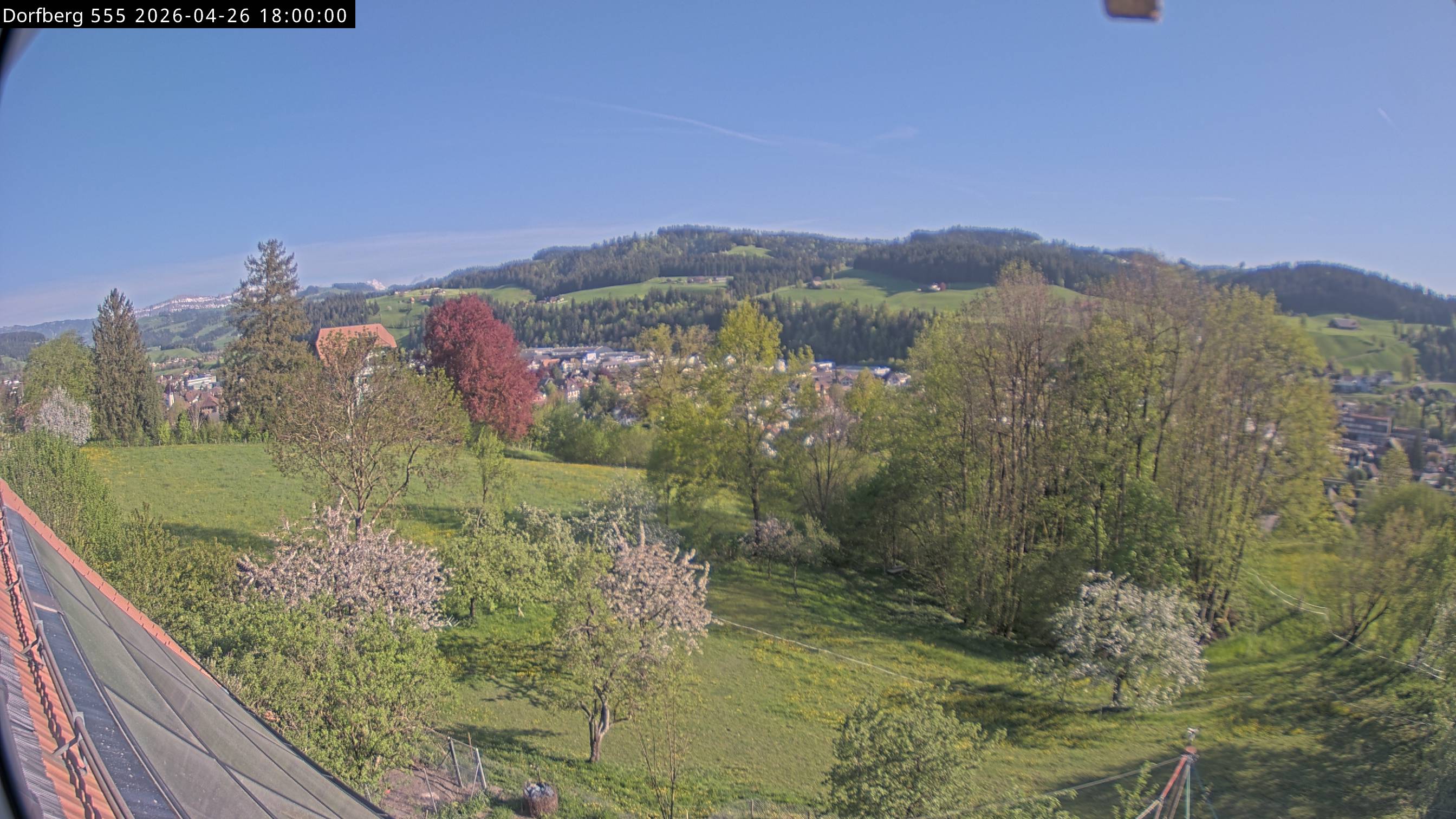 Webcam-Bild: Aussicht vom Dorfberg in Langnau 20260426-180000