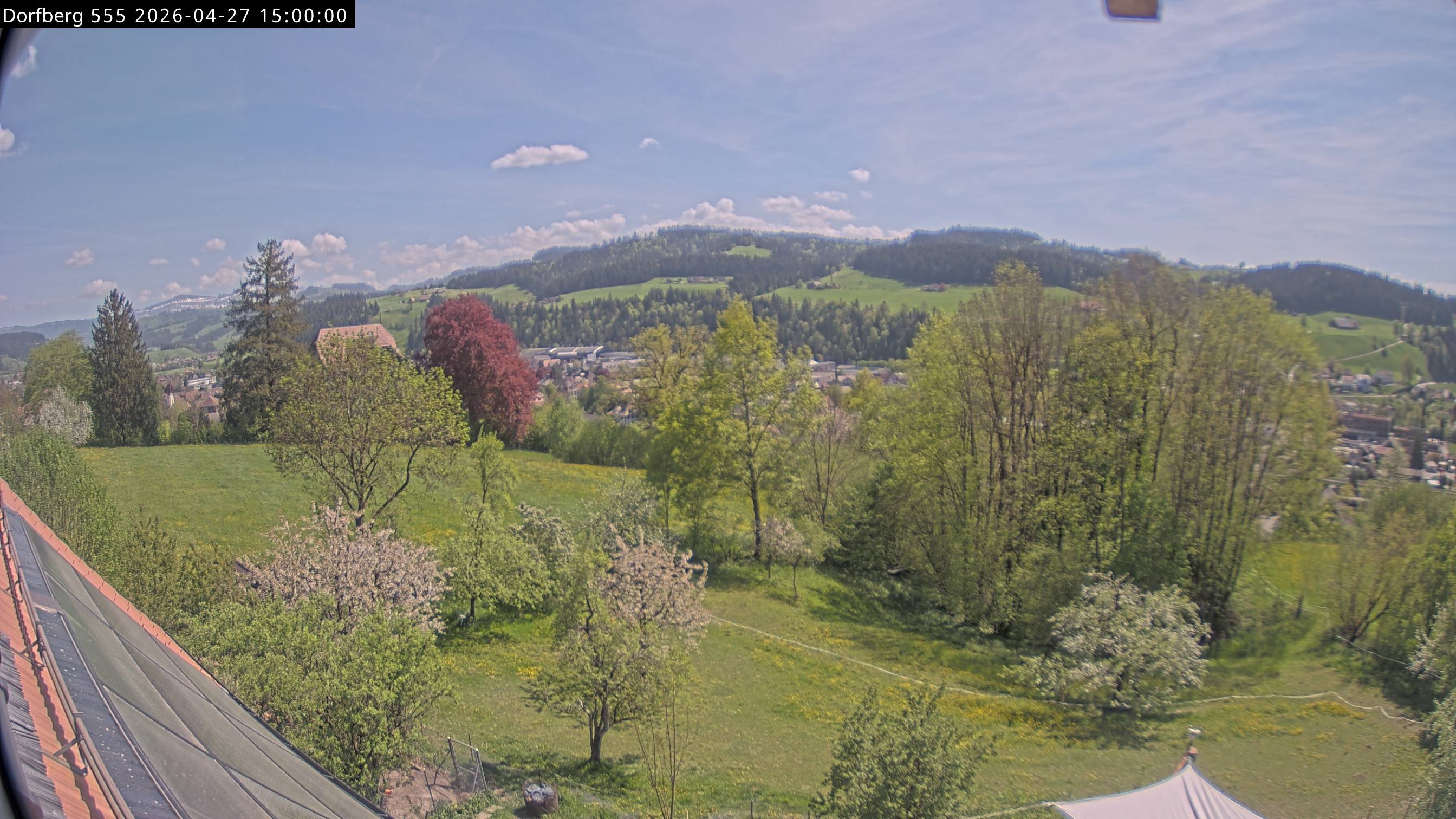 Webcam-Bild: Aussicht vom Dorfberg in Langnau 20260427-150000