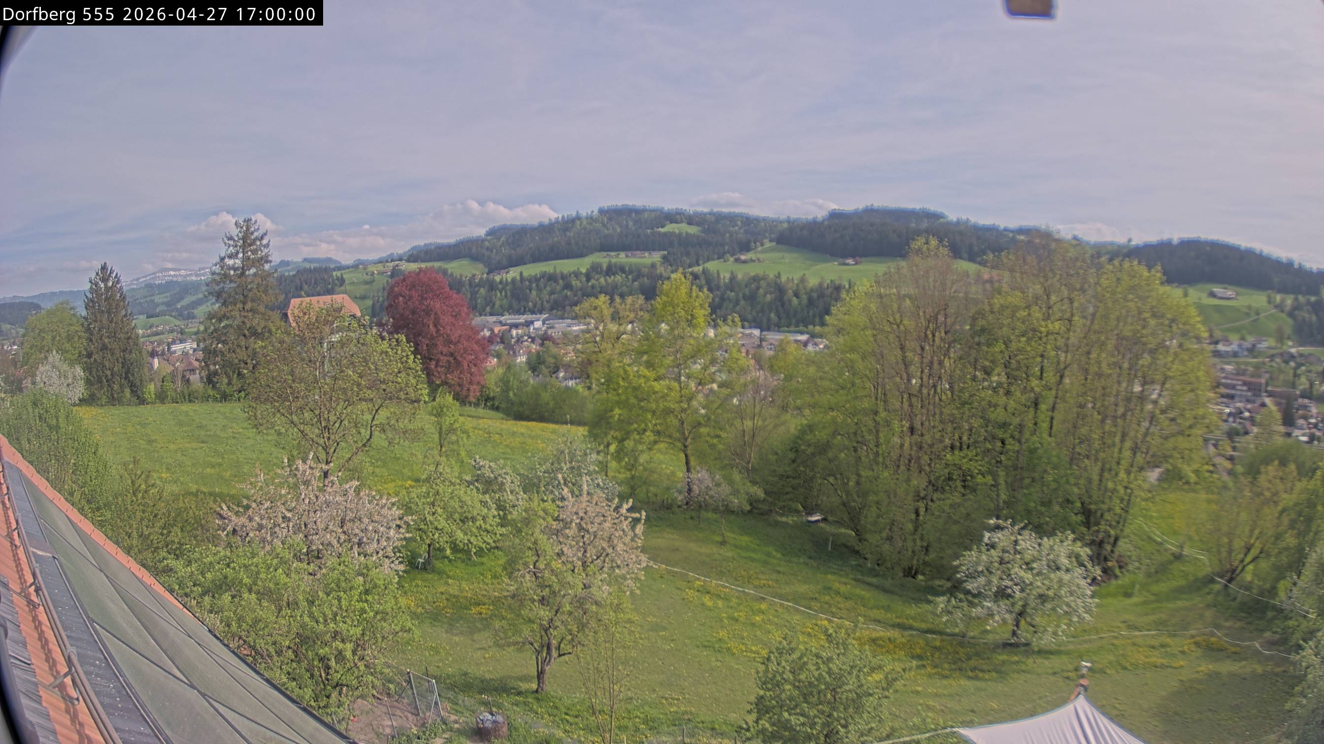 Webcam-Bild: Aussicht vom Dorfberg in Langnau 20260427-170000