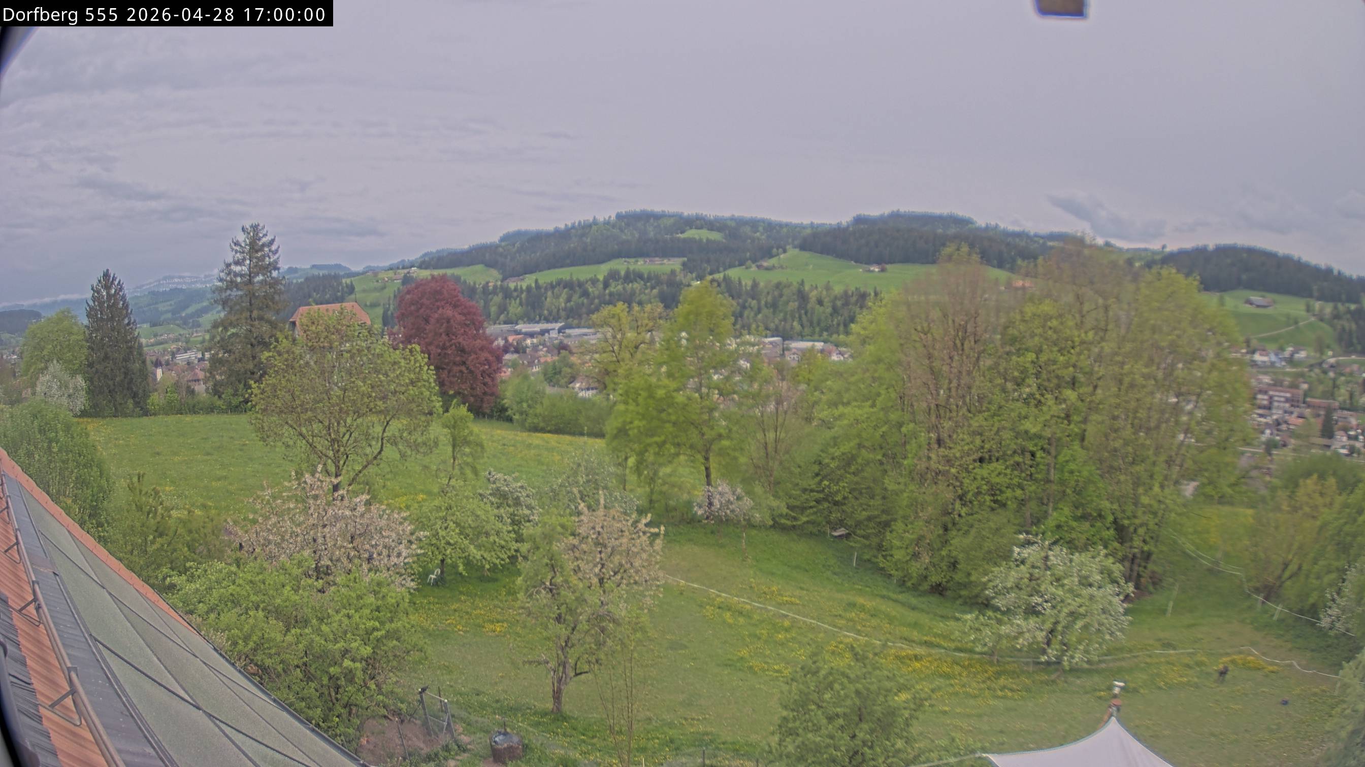 Webcam-Bild: Aussicht vom Dorfberg in Langnau 20260428-170000