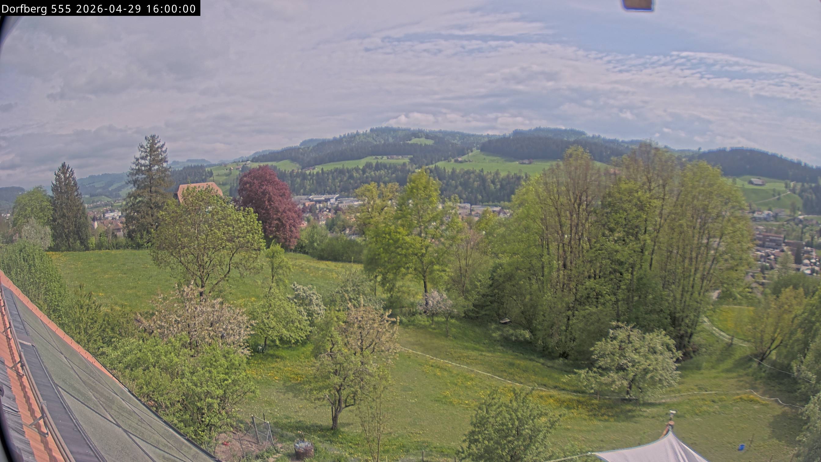 Webcam-Bild: Aussicht vom Dorfberg in Langnau 20260429-160000