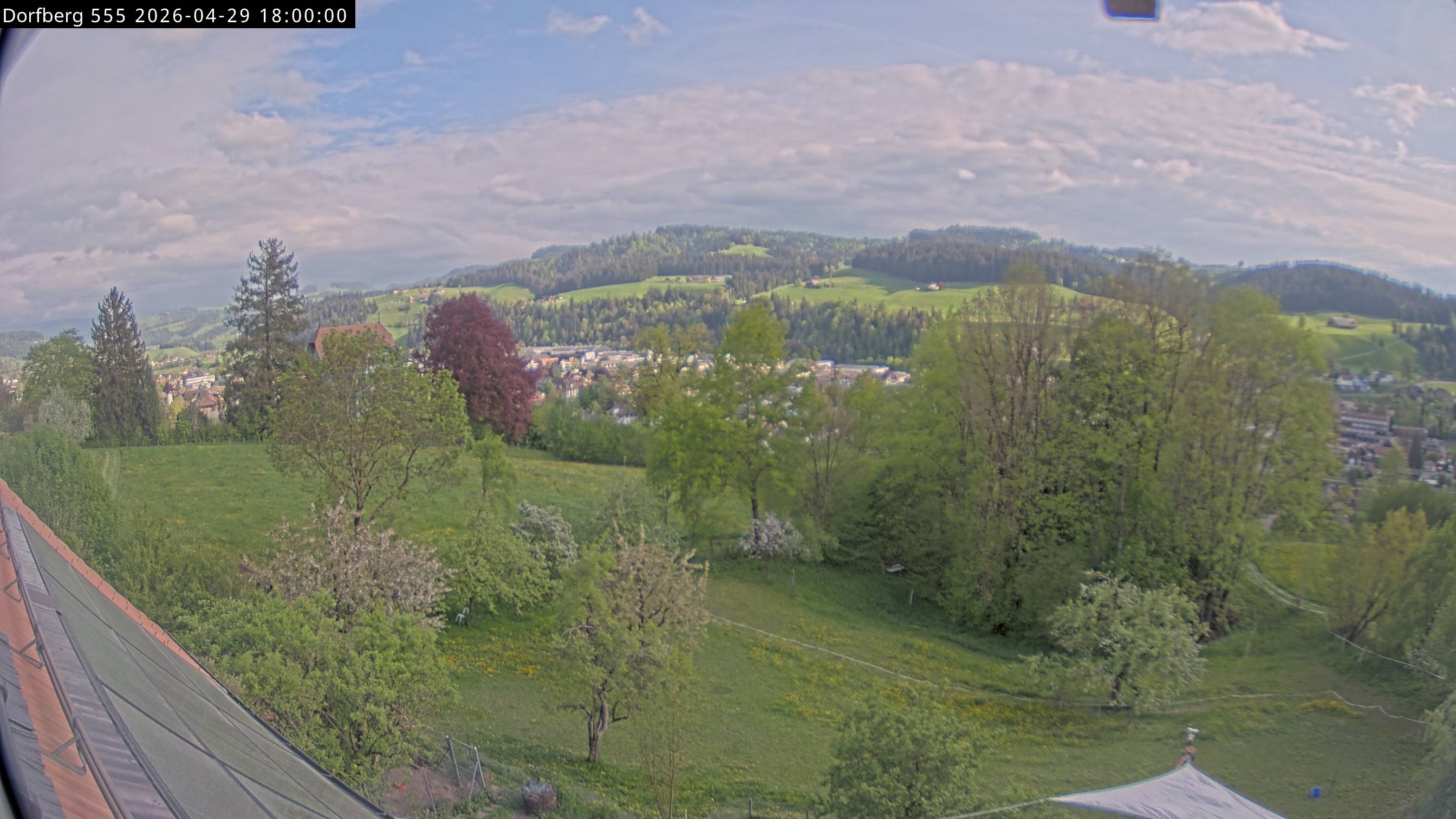 Webcam-Bild: Aussicht vom Dorfberg in Langnau 20260429-180000