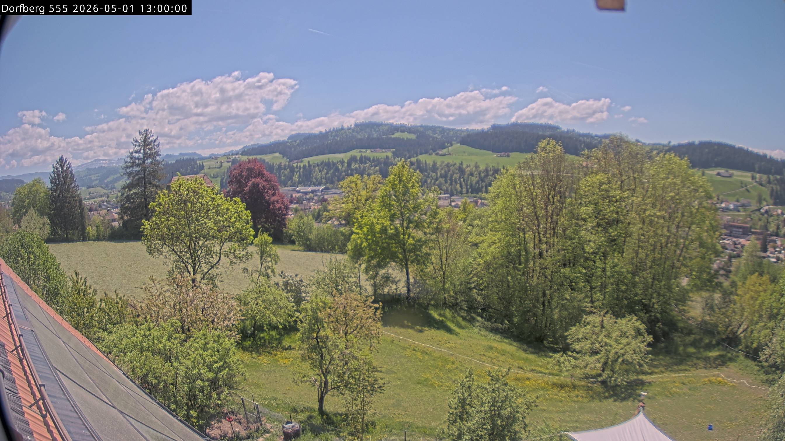 Webcam-Bild: Aussicht vom Dorfberg in Langnau 20260501-130000