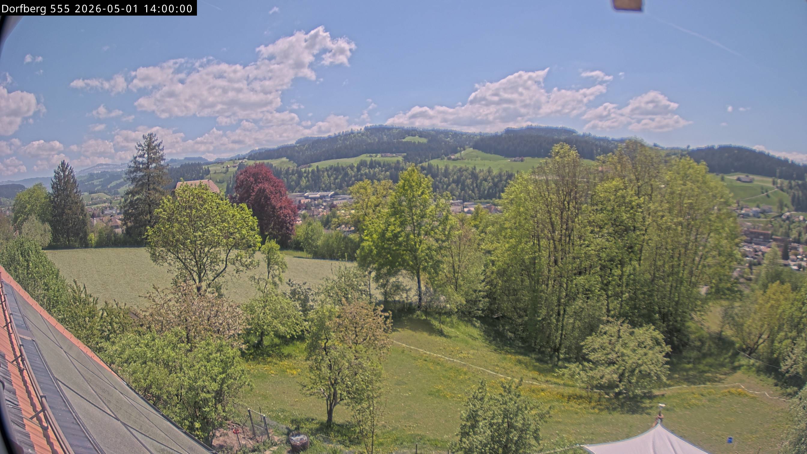 Webcam-Bild: Aussicht vom Dorfberg in Langnau 20260501-140000