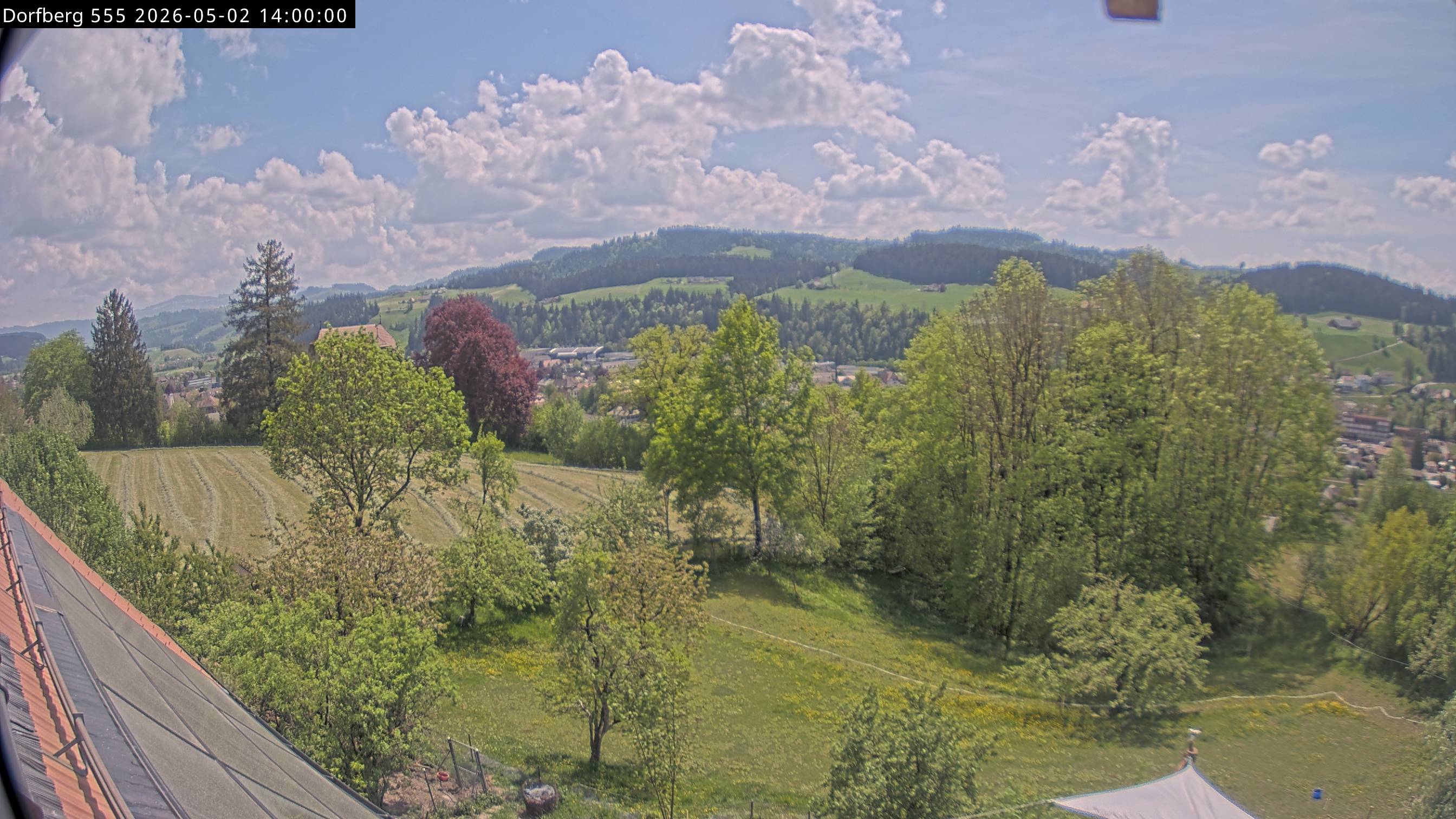 Webcam-Bild: Aussicht vom Dorfberg in Langnau 20260502-140000