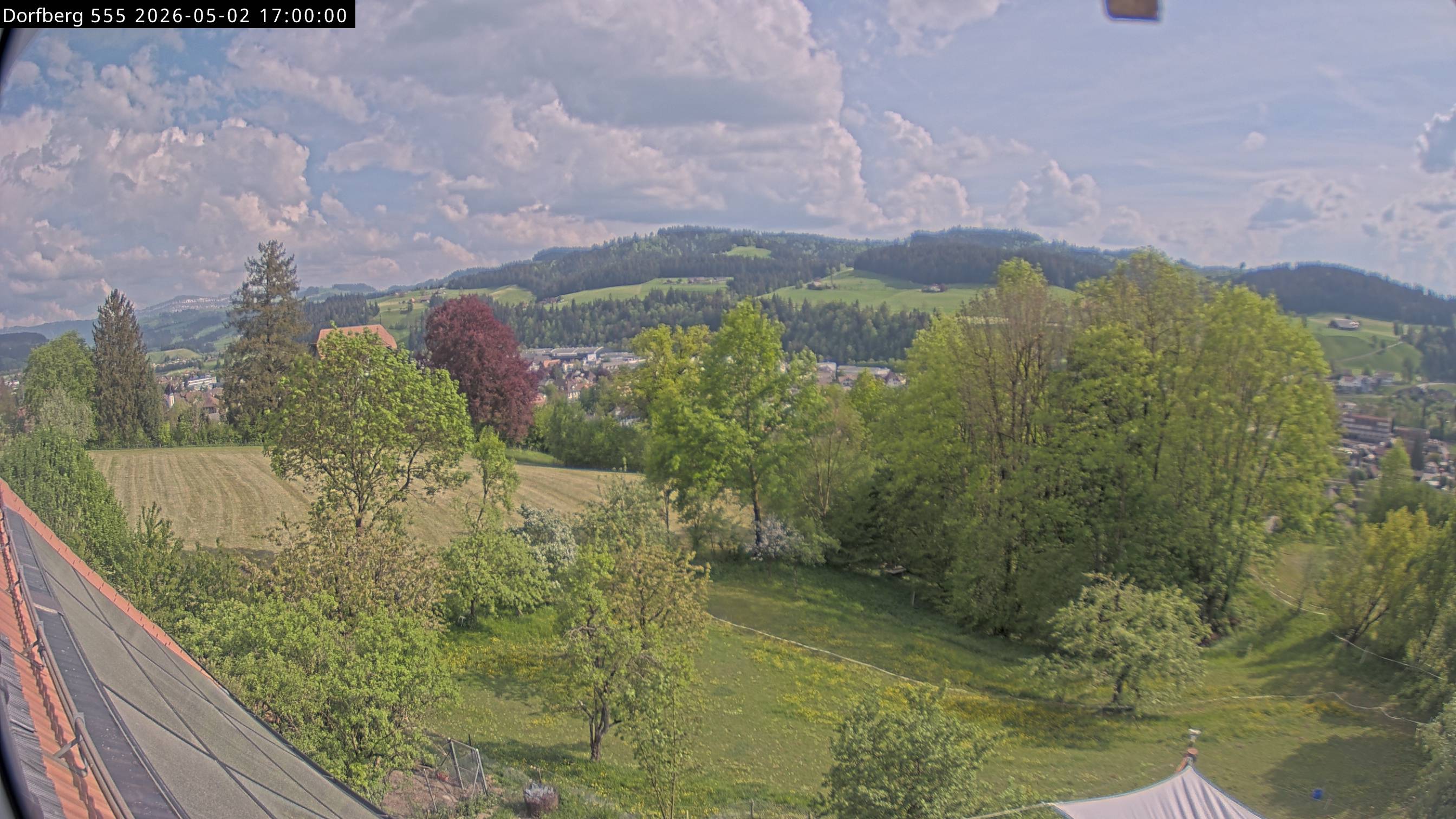 Webcam-Bild: Aussicht vom Dorfberg in Langnau 20260502-170000