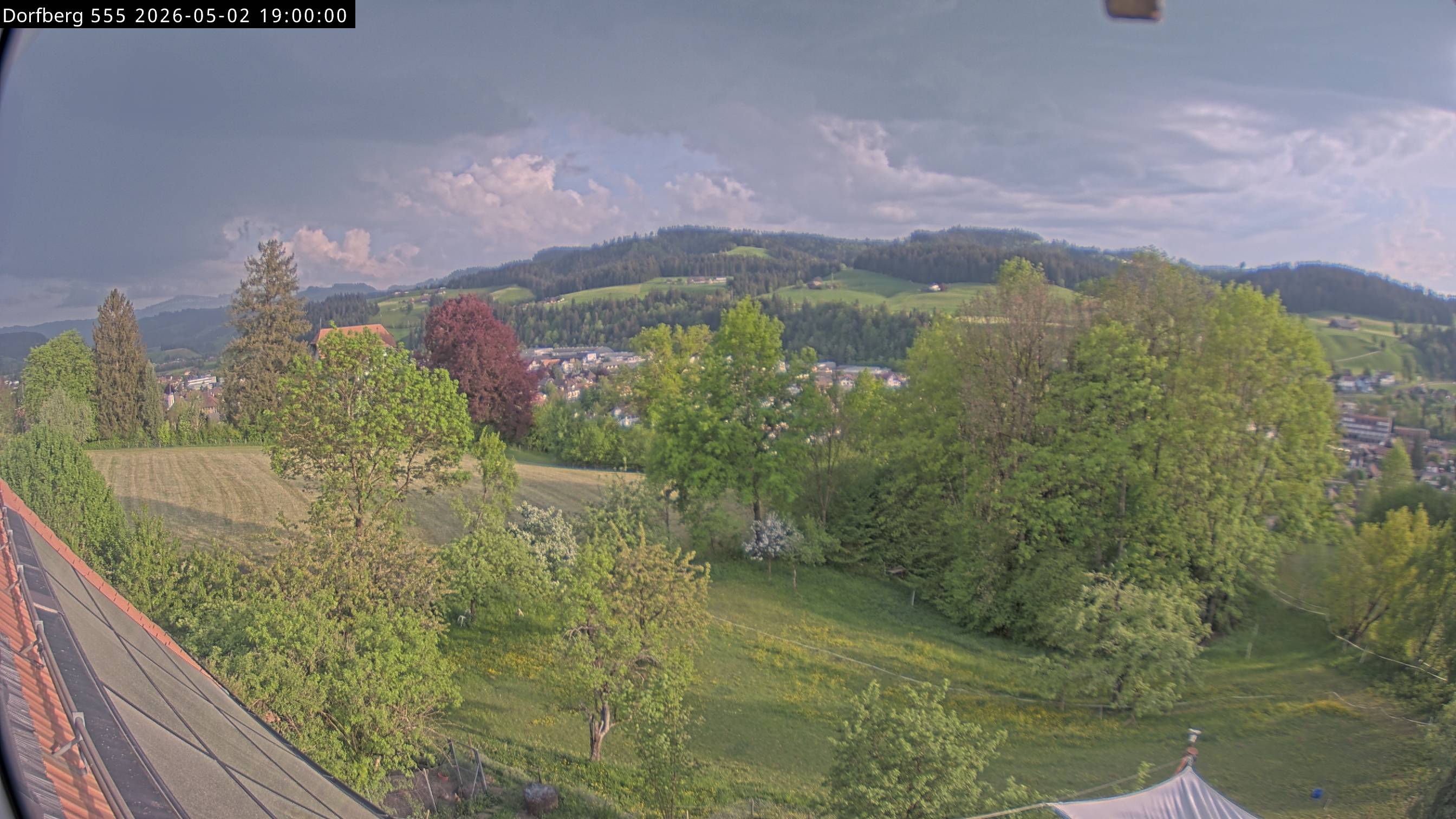 Webcam-Bild: Aussicht vom Dorfberg in Langnau 20260502-190000